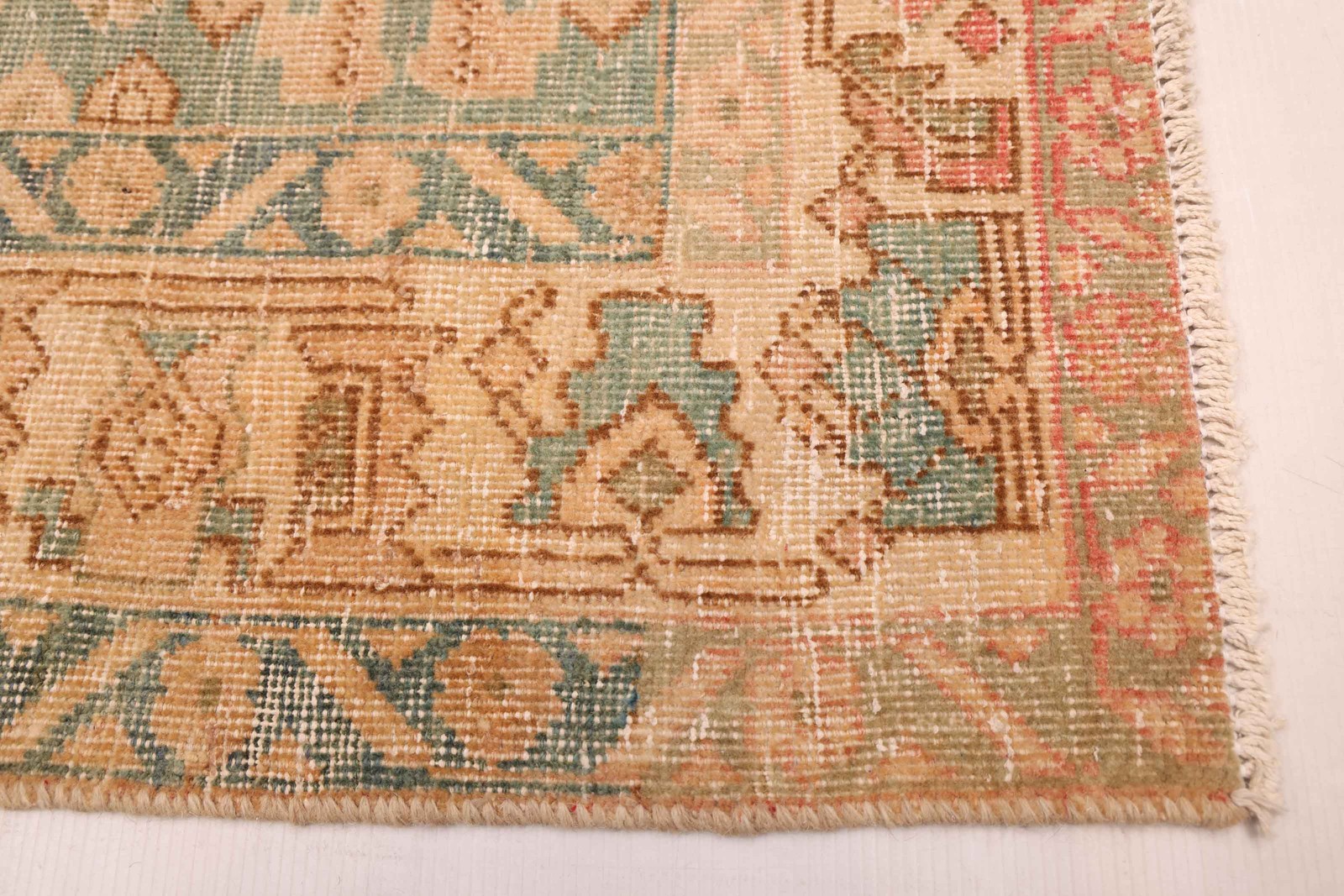 Vintage 5’0″ x 9’7″ Traditional Hand Knotted Vegetable Dye Wool Area Rug