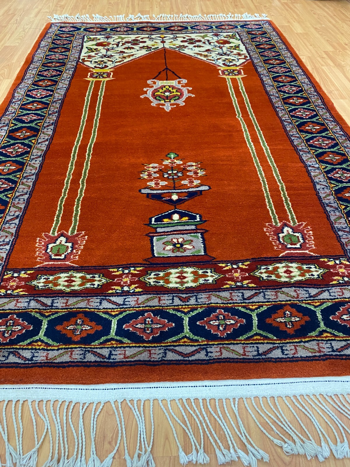 4’1″ x 6’3″ New Pakistani Prayer Rug Oriental Rug – Hand Made – 100% Wool