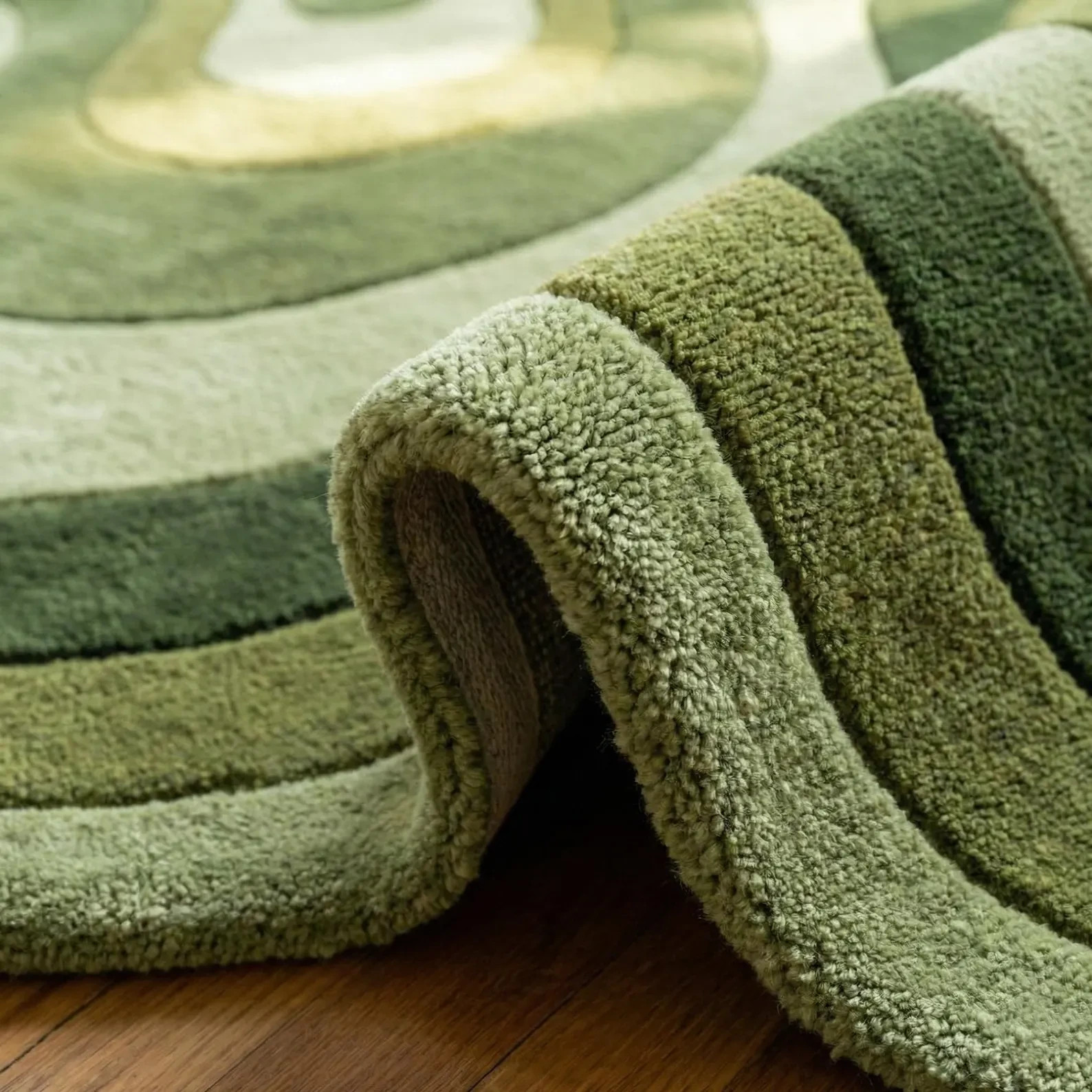 Modern Wavy Green Wool Rug Abstract Irregular Shape Hand Tufted Living Room Rug