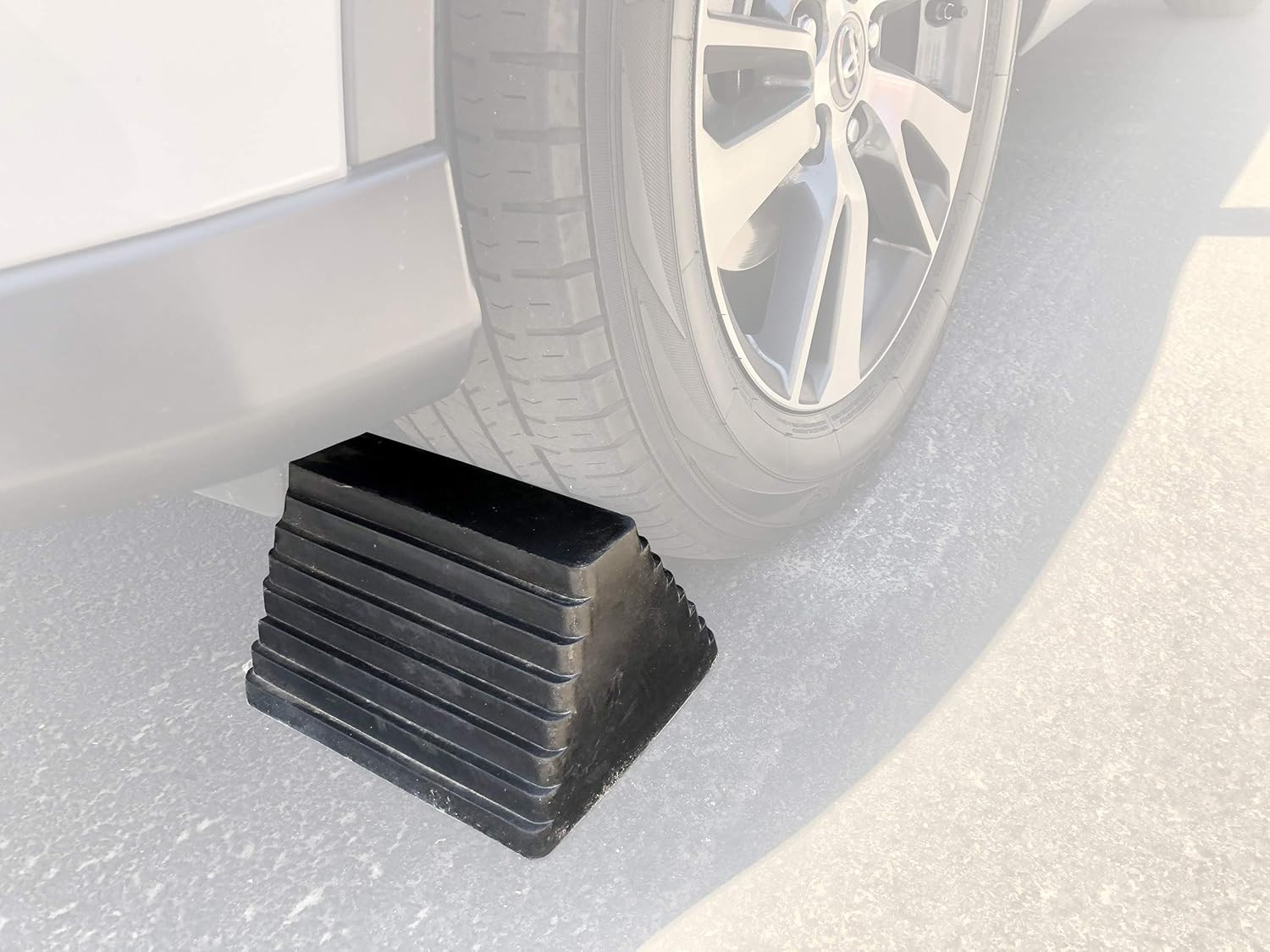 Rubber Wheel Chocks 2-Pack – Heavy Duty, All-Weather, Non-Slip, Oil-Resistant wi