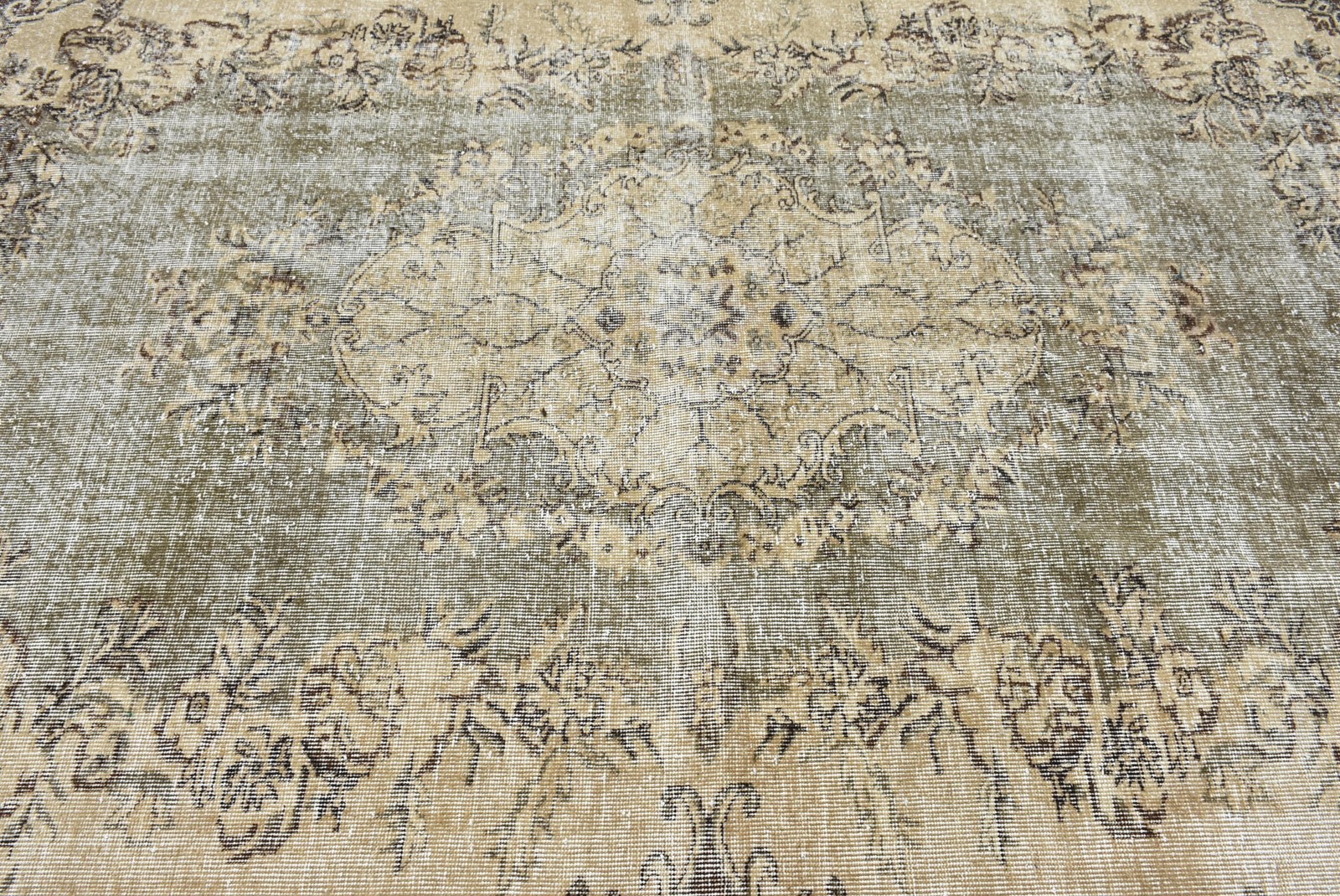 Vintage Turkish Rug 6,6×9,6 ft, Brown Plants & trees Rug