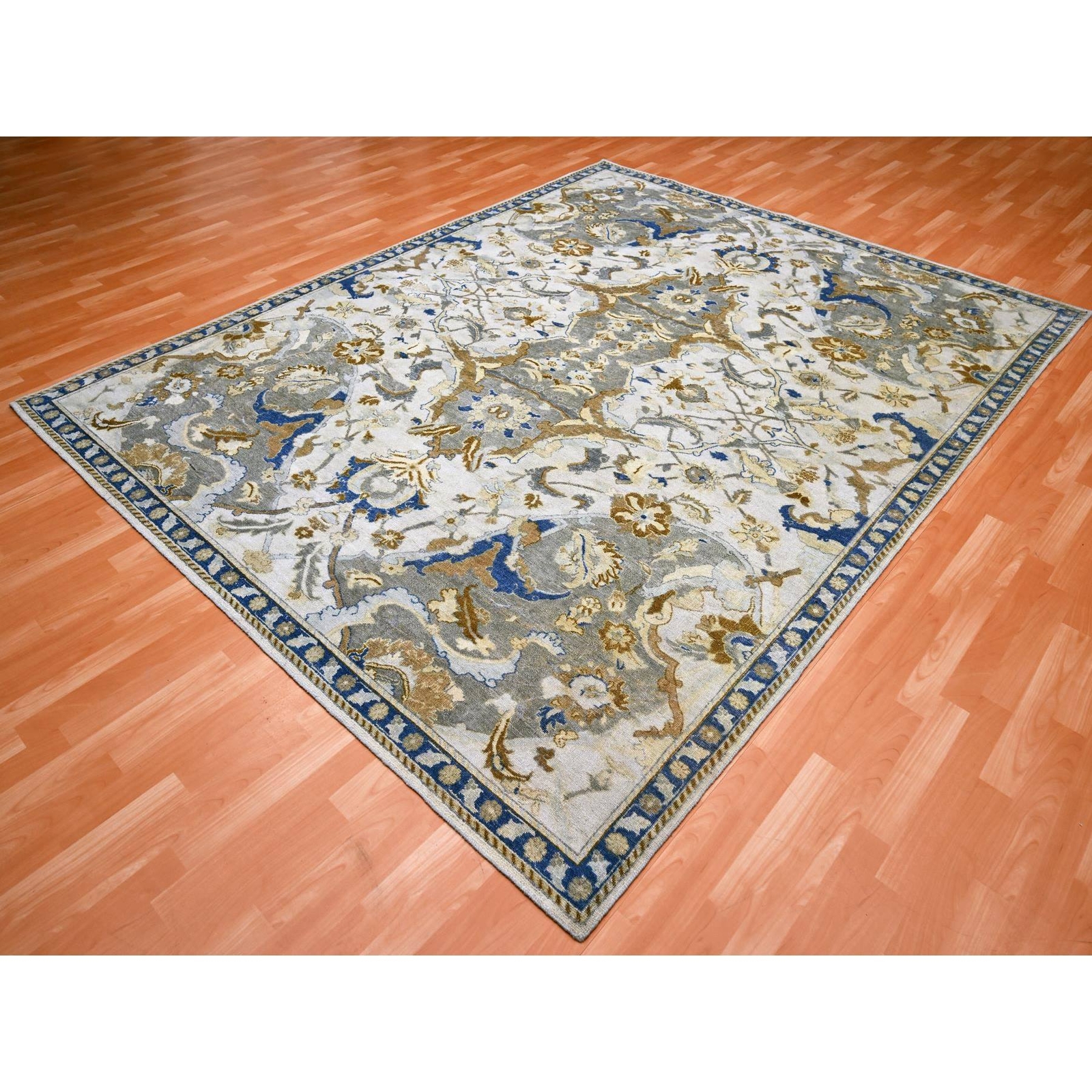 8’1″x10’2″ Ivory Zoroastrian Ispahan Inspired Hand Knotted 100% Wool Rug R75472