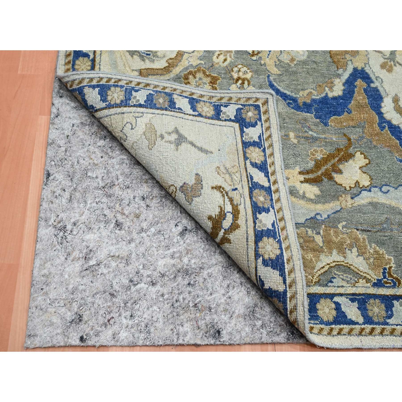 8’1″x10’2″ Ivory Zoroastrian Ispahan Inspired Hand Knotted 100% Wool Rug R75472