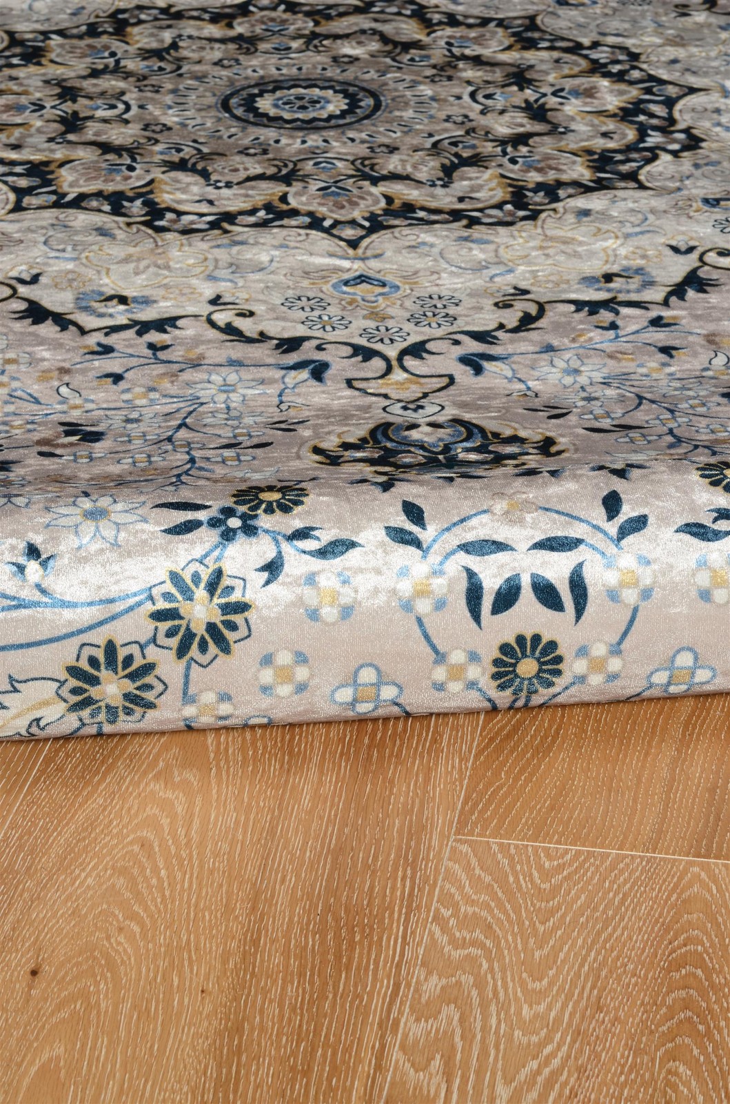 Linon Emerald Paulson Woven Microfiber Polyester 2’2″x3’2″ Rug in Cream
