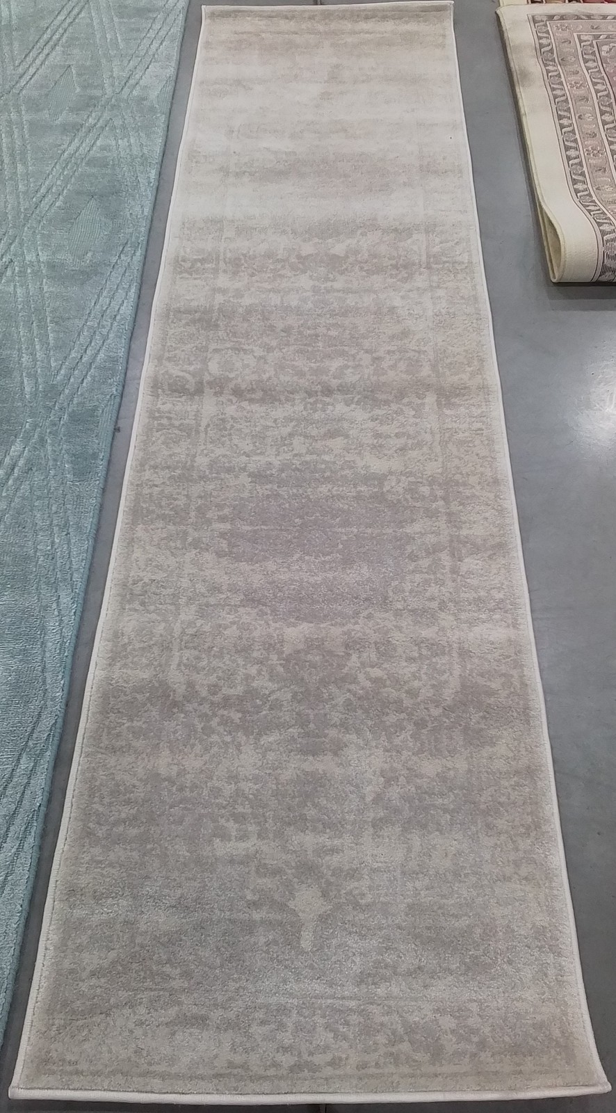 CREAM / LIGHT GREY 2′-3″ x 8′-0″ Flaw in Rug Reduced Price 1172789240 CNG631C-28