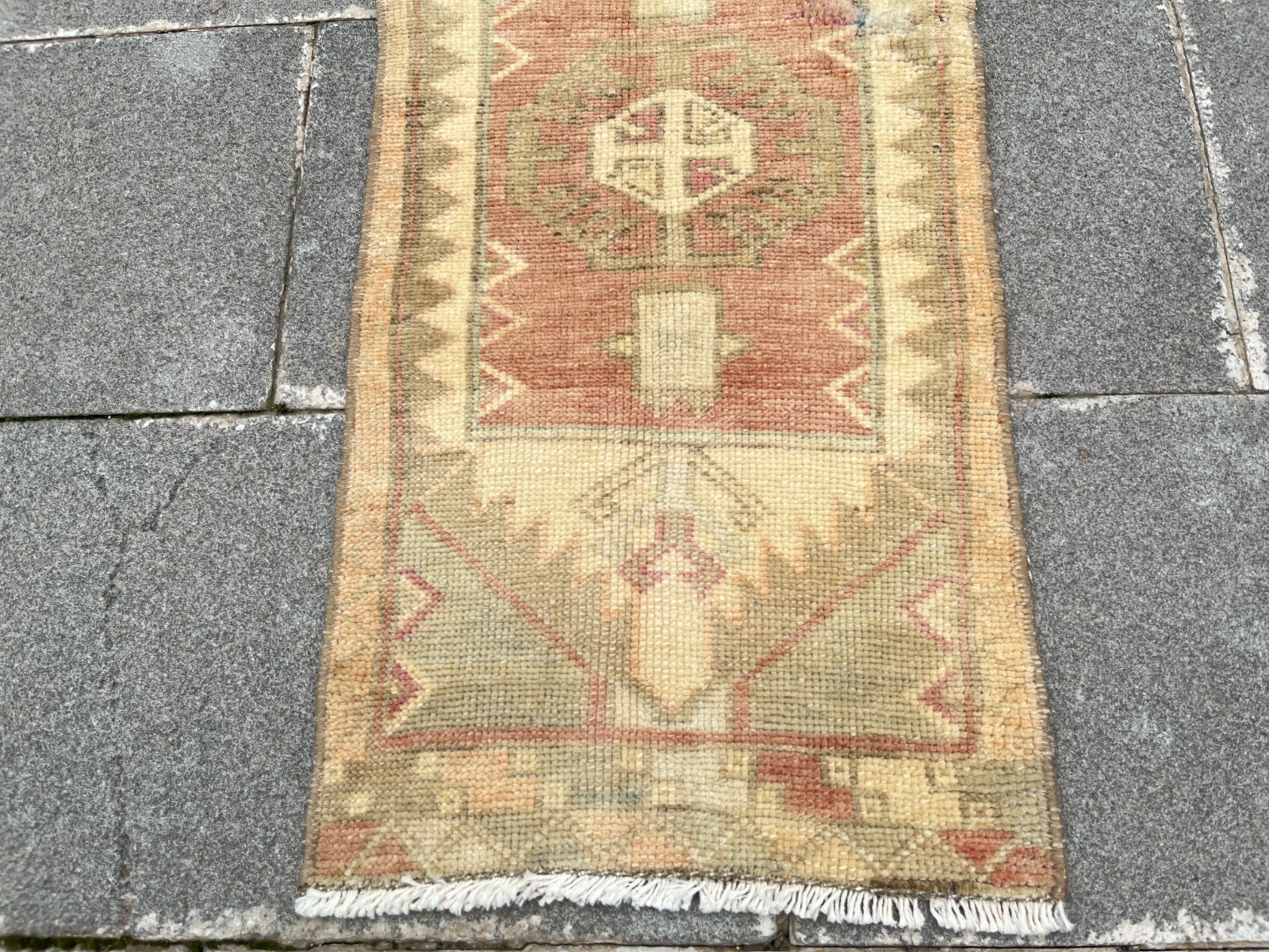 1.3×2.5 ft Vintage Turkish Oushak Rug, Small Terracotta Medallion Accent Mat