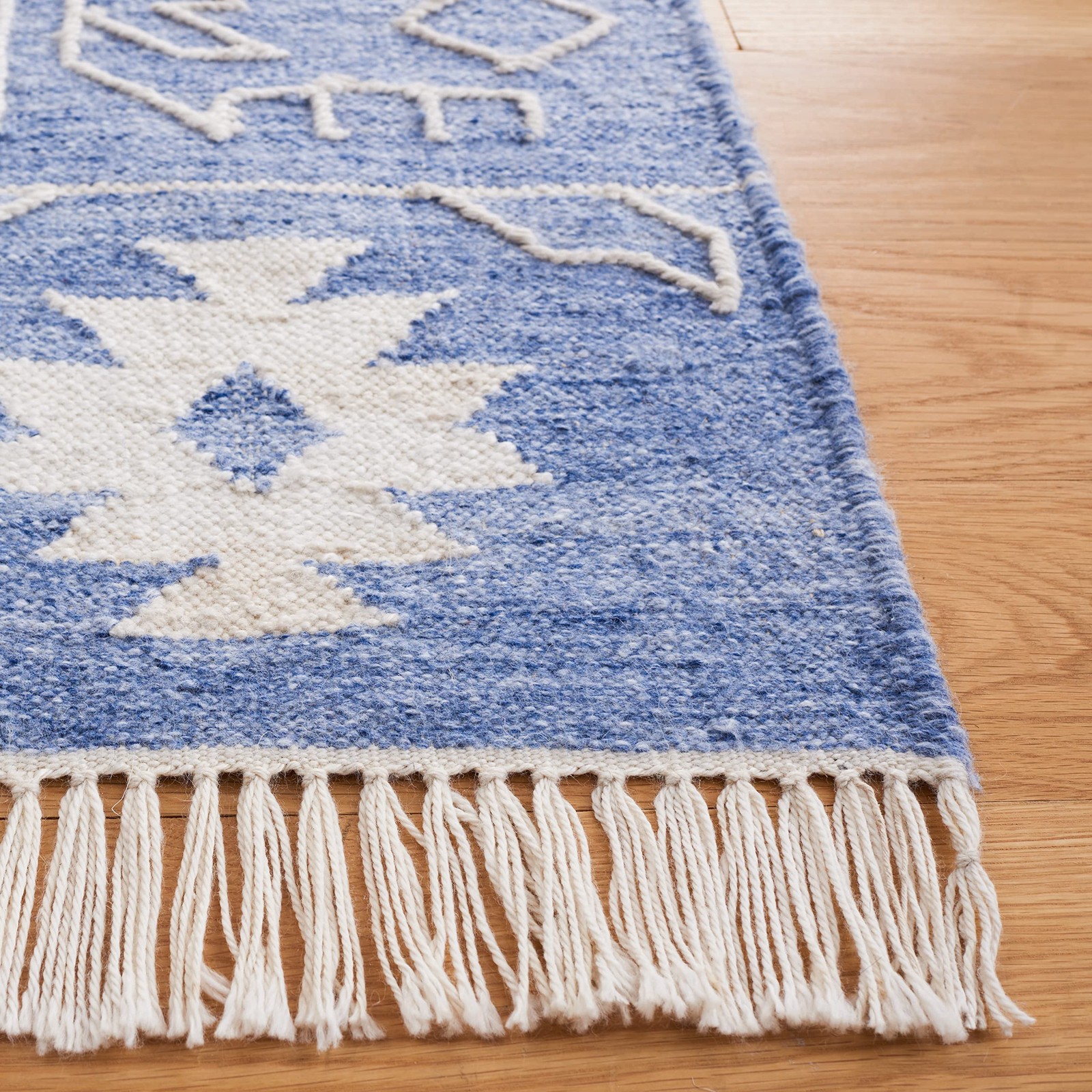 Kilim Collection 4′ x 6′ Accent Rug – Blue & Ivory Boho Design, Easy Care
