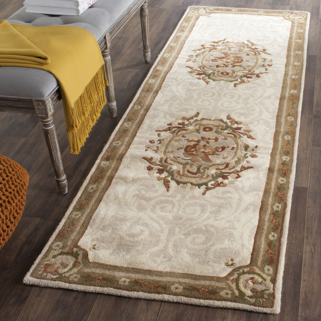 SAFAVIEH Empire EM414C Ivory / Light Grey Rug