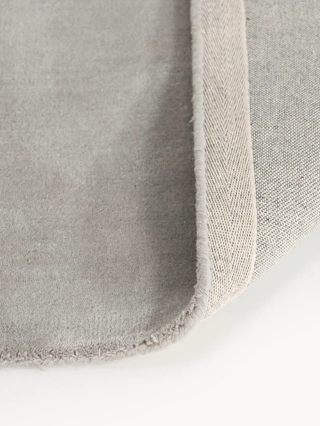 Modern Minimalist Grey Area Rug – Luxury Soft Solid Tonal Grey Wool Rug living