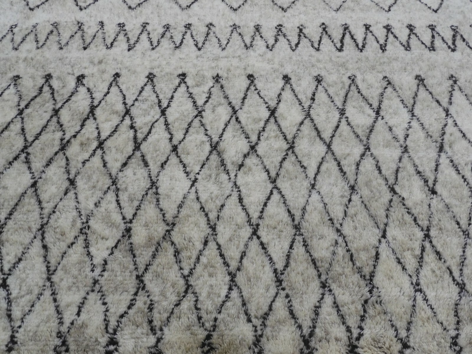 IVORY / DARK BROWN 8′ X 10′ Hole in Rug Reduced Price 1172608566 CSB851A-8