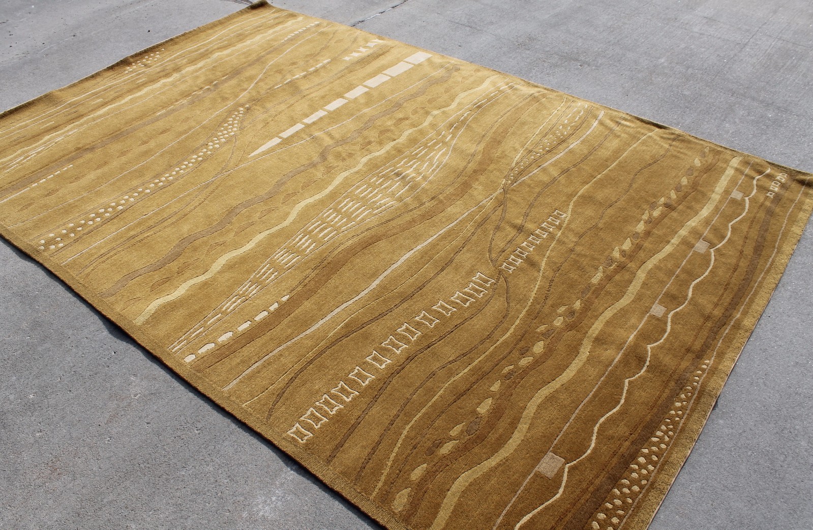 R0235 Gorgeous Color Fine Tibetan Woolen Area Rug 6′ x 9′ Hand knotted in Nepal