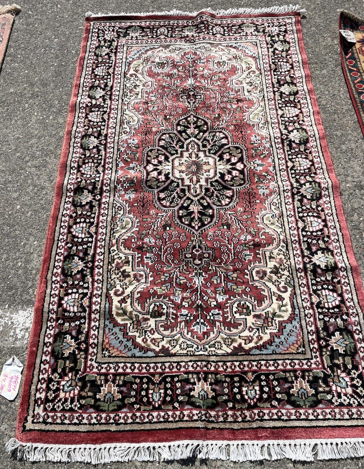 Hand-Woven Wool and Silk Medallion Area Rug 2.11′ x 5.03′