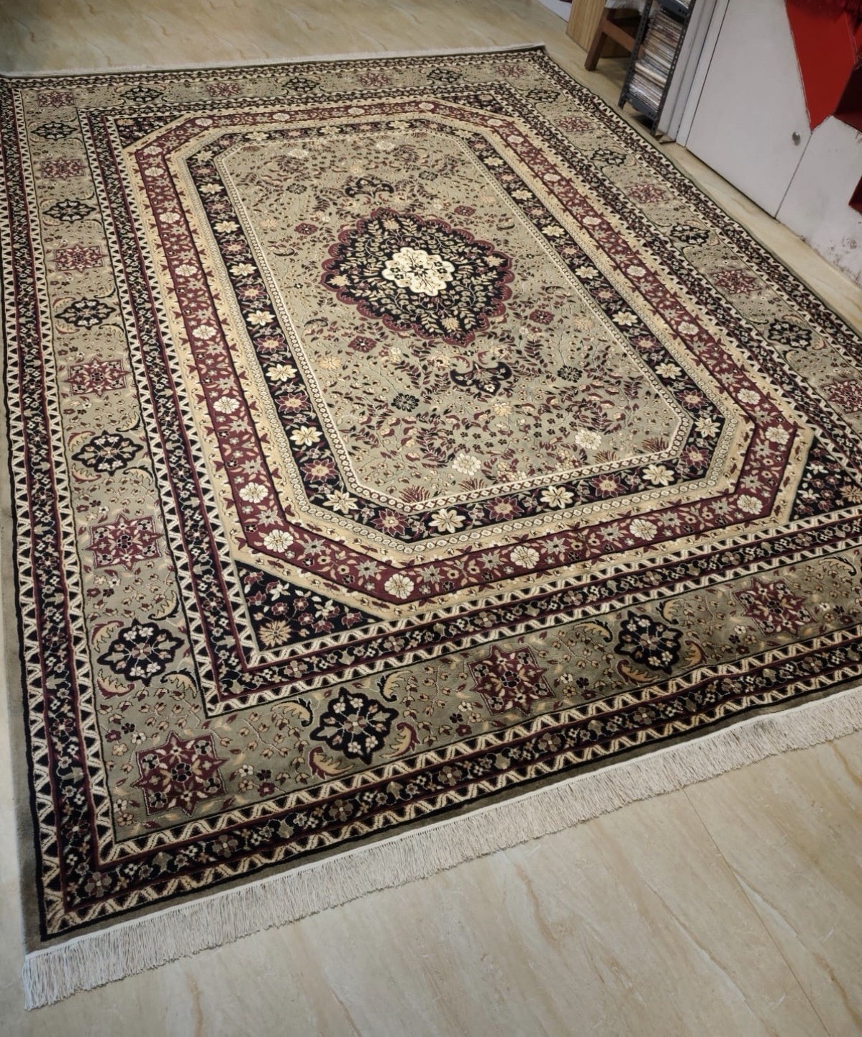 Traditional Oriental Medallion Floral Area Rug 12’ by 9’ Biege Burgundy Black