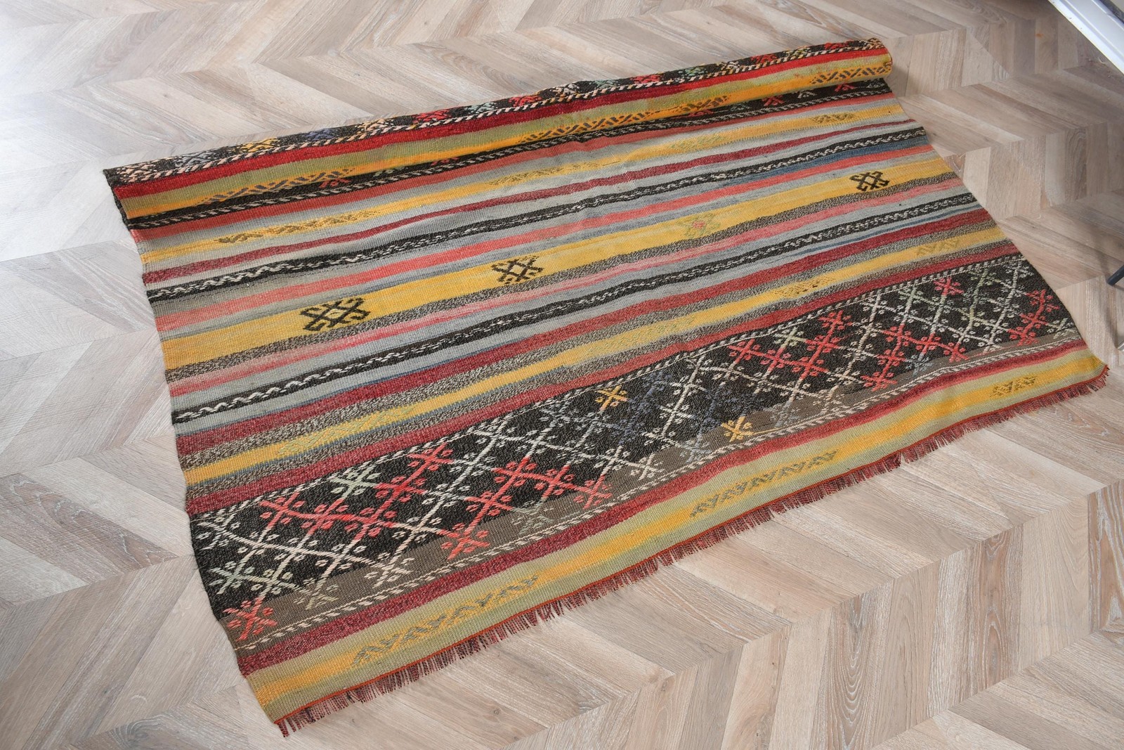 Turkish 5,4×4,9 ft Rug, Area Vintage Rug, Red Bordered Wool Rug