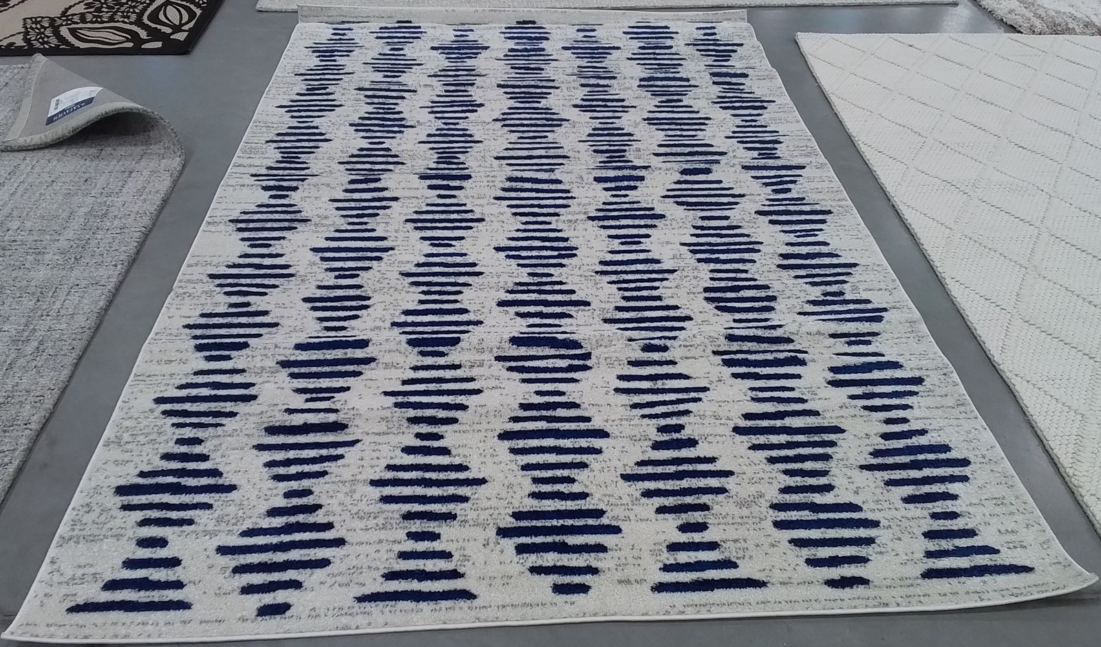 IVORY / NAVY 6′-7″ x 8′-7″ Back Stain Rug, Reduced Price 1172807657 TUL644M-6