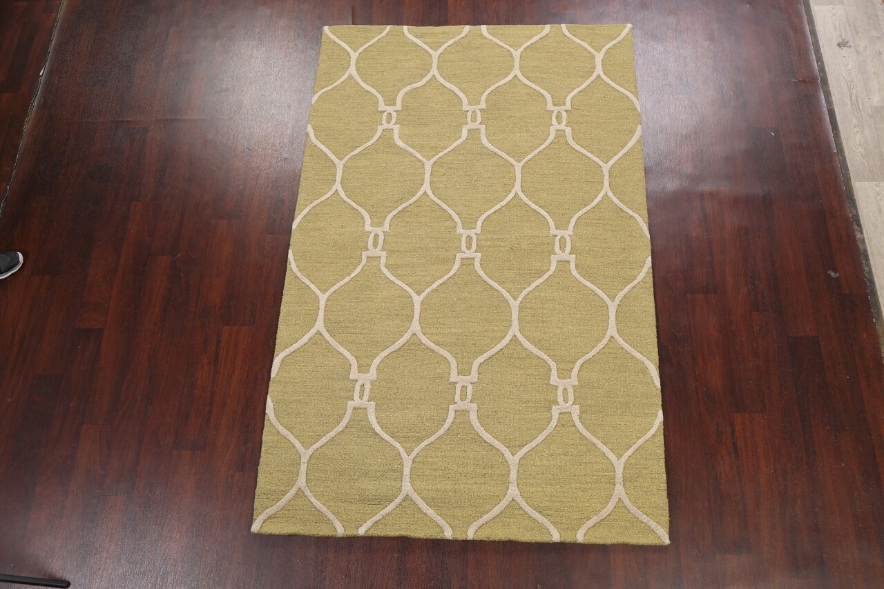 Light Gold with Ivory Trellis Pattern 5×8 Hand-Tufted Wool Area Rug
