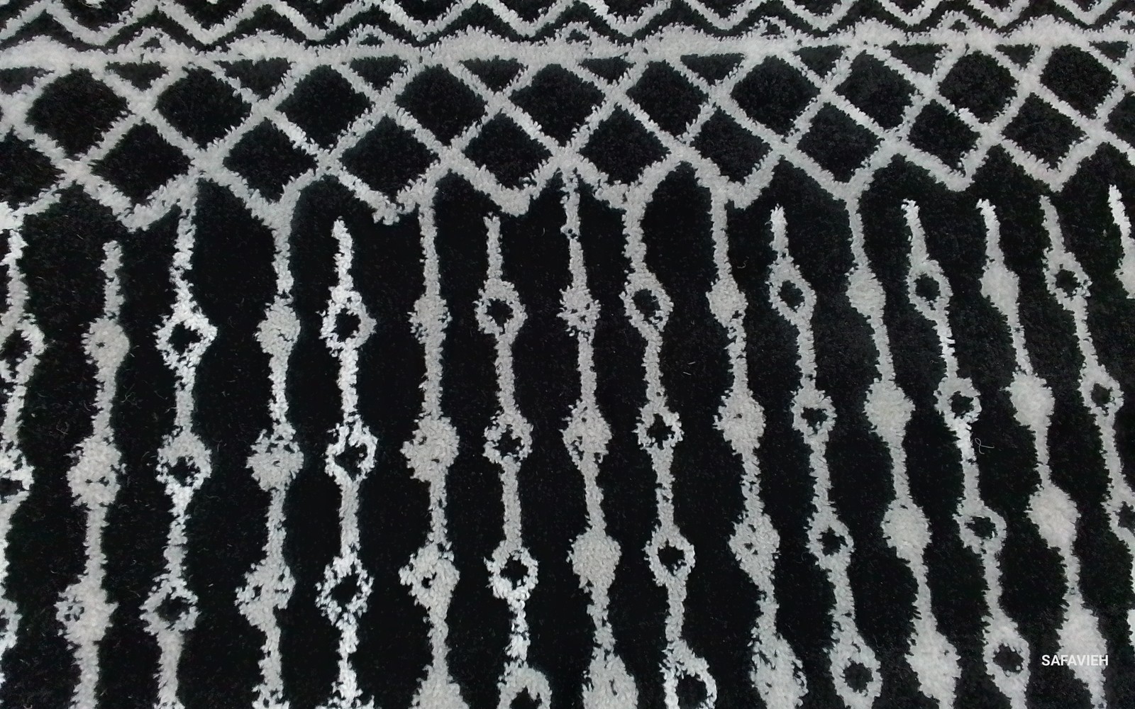 BLACK/IVORY 4′-0″ x 6′-0″ Damaged Binding Rug Reduced Price 1172802467 TUL270Z-4