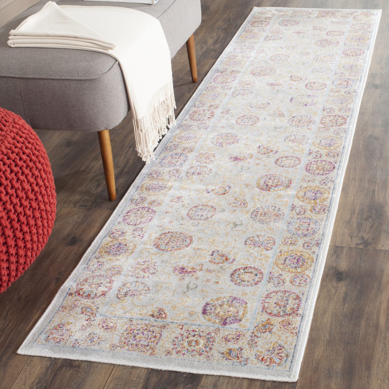 SAFAVIEH Sevilla SEV812D Silver / Multi Rug
