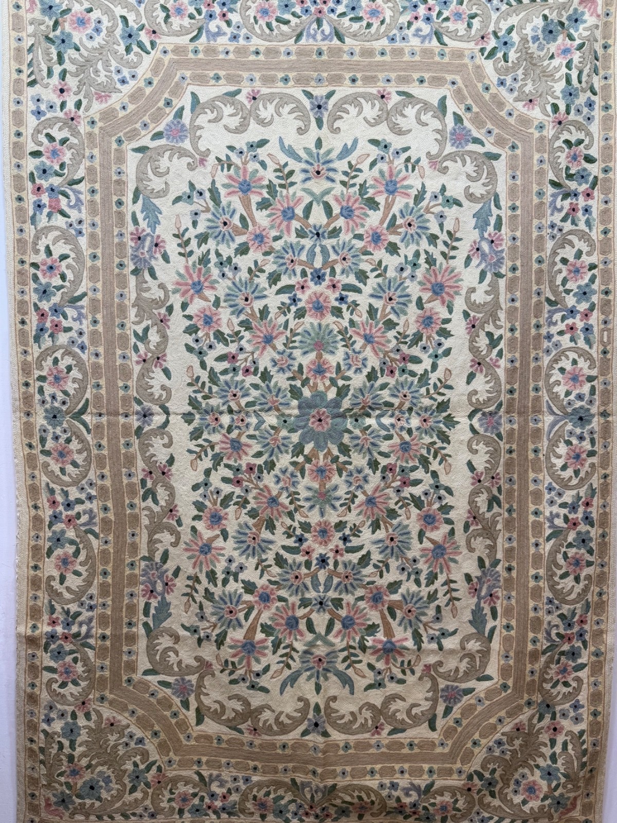 Vintage Beautiful Hand Wool Embroidered Kashmiri Chain Stitch Rug Carpet