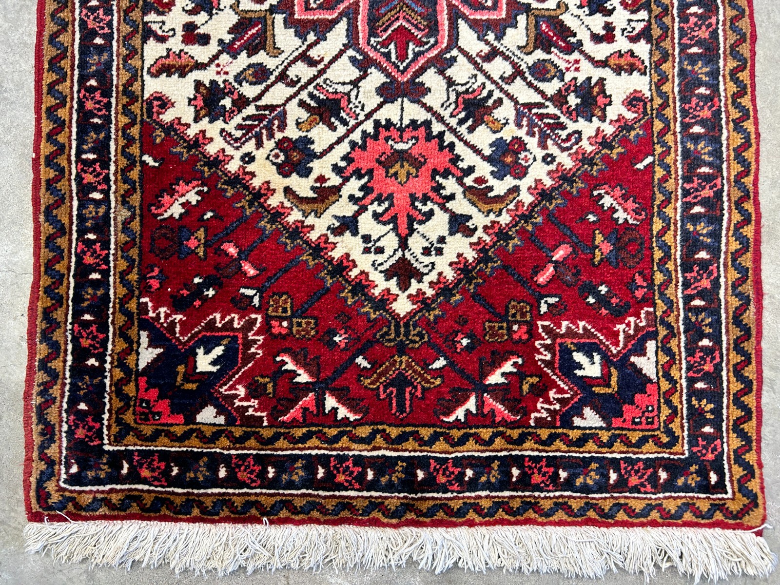 3’1″x5′ Hand-Knotted 100% Wool Pile Herize Rug
