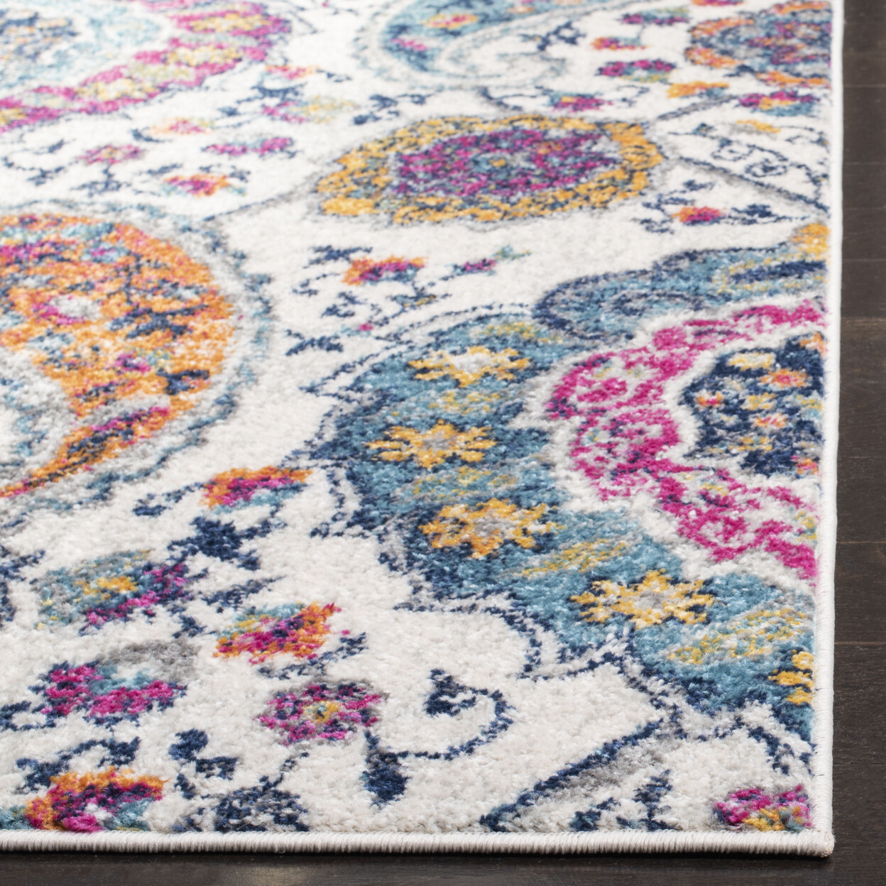 SAFAVIEH Madison Collection MAD600B Cream / Multi Rug
