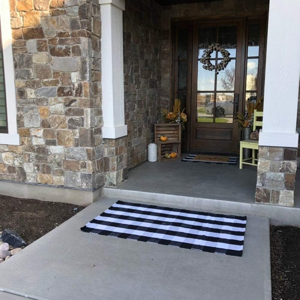 Stylish Buffalo Plaid Area Rug 27.5 in x 43 in – Perfect for Layered Door Mats