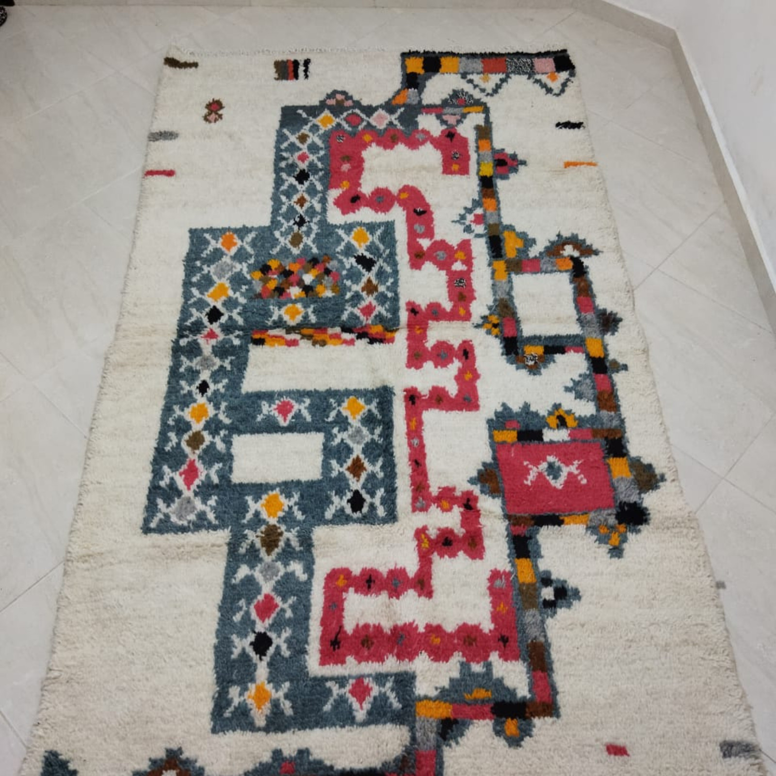 Handwoven Moroccan Berber Wool Rug – Abstract Geometric Tribal Design Carpet