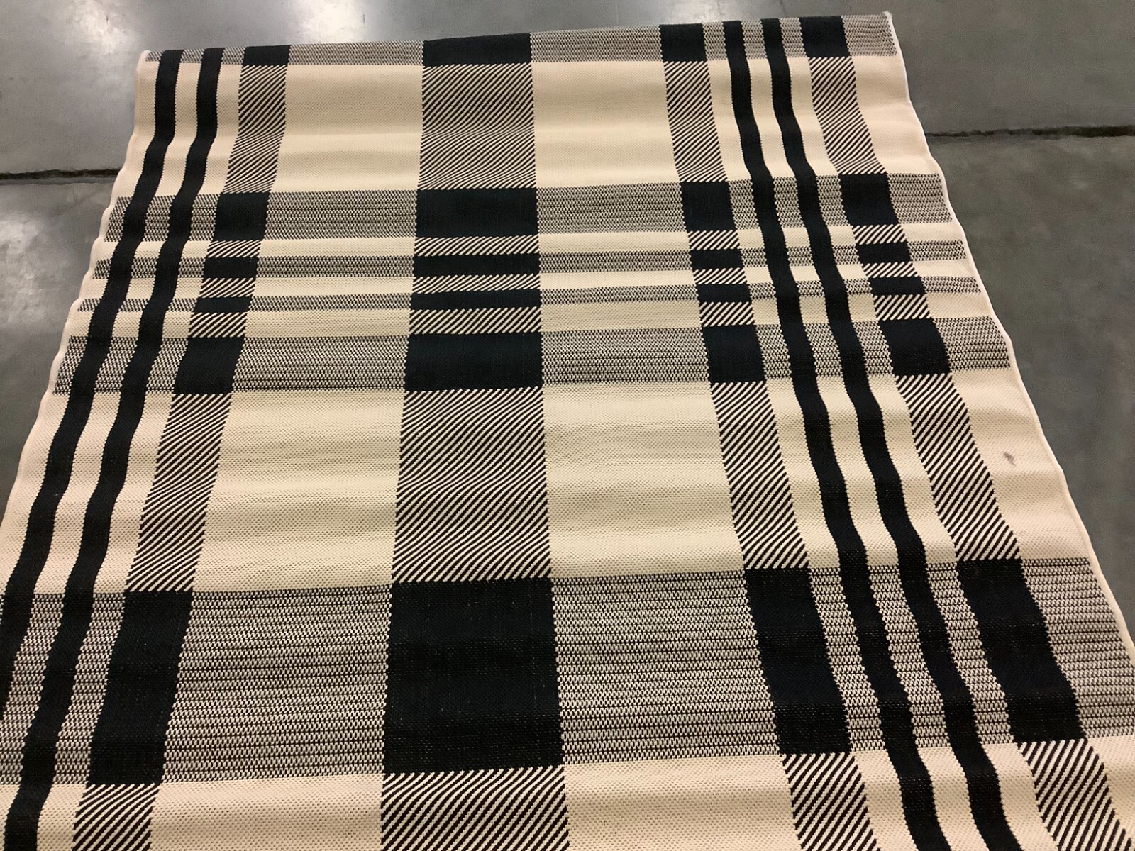 BLACK / BONE 5′-3″ x 7′-7″ Flaw in Rug, Reduced Price 1172669608 CY6201-216-5
