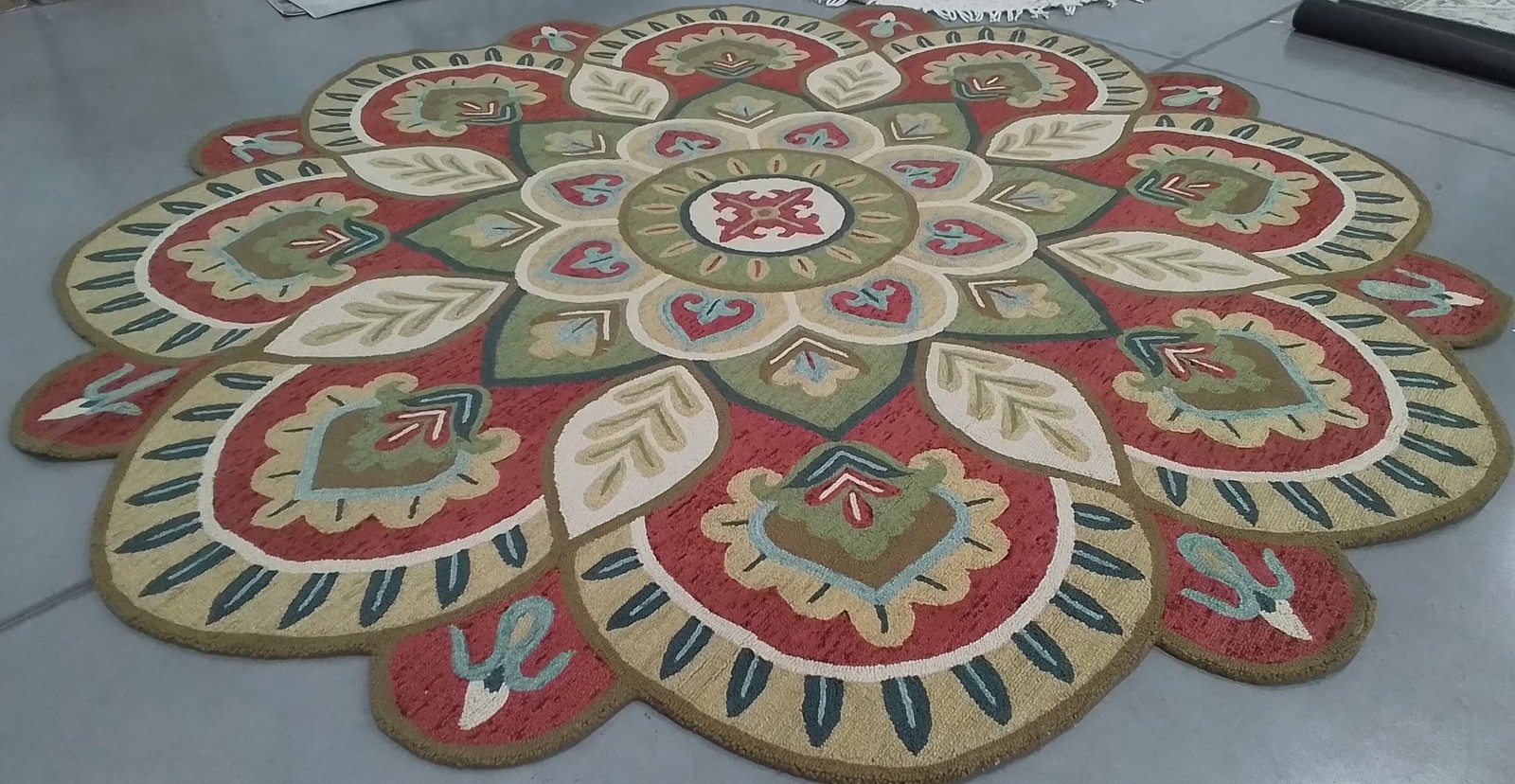 RED / TAUPE 12′-0″ x 12′-0″ Damaged Rug, Reduced Price 1172803088 NOV604Q-12R