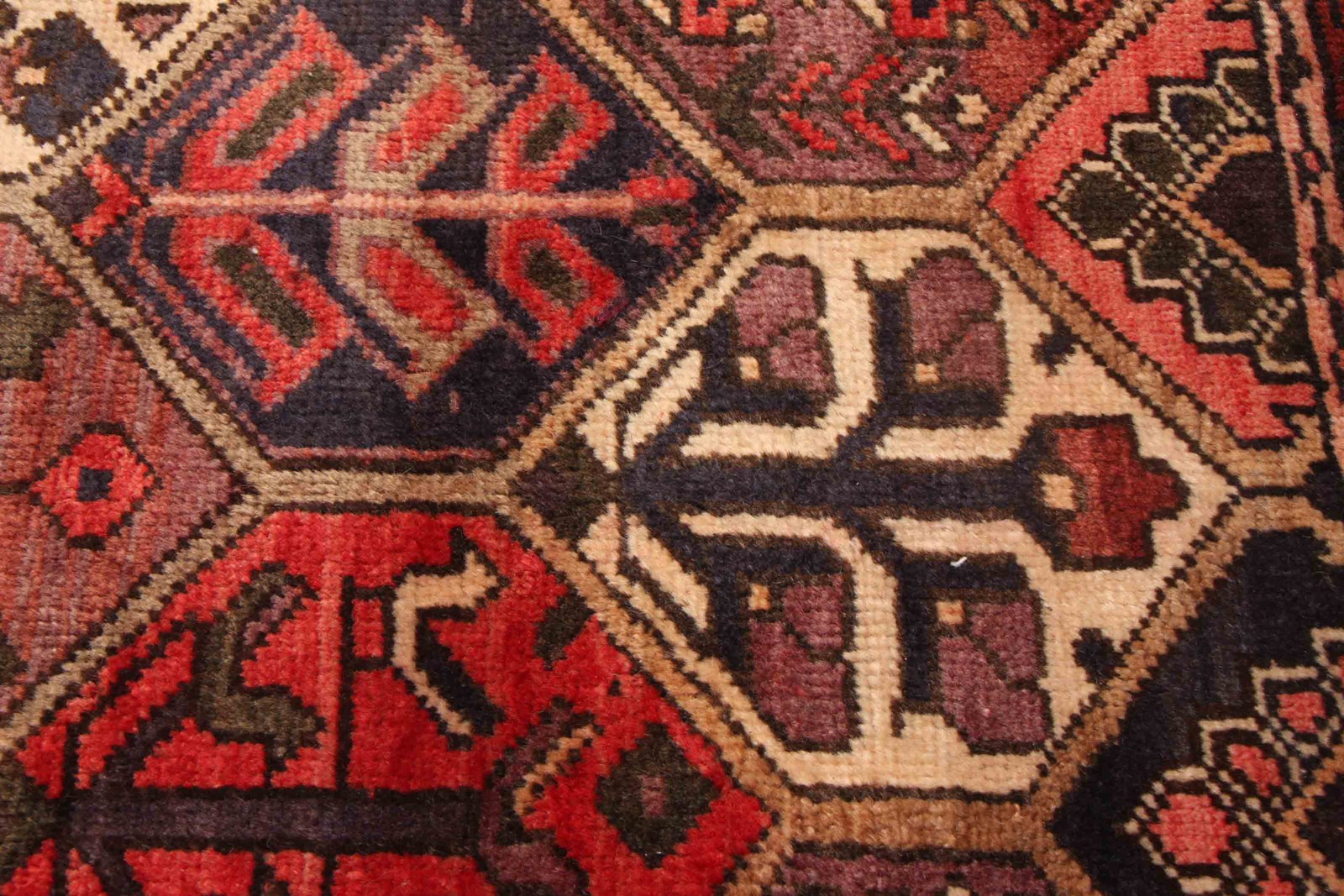 Vintage 6’8″ x 10’1″ Traditional Hand Knotted Vegetable Dye Wool Area Rug