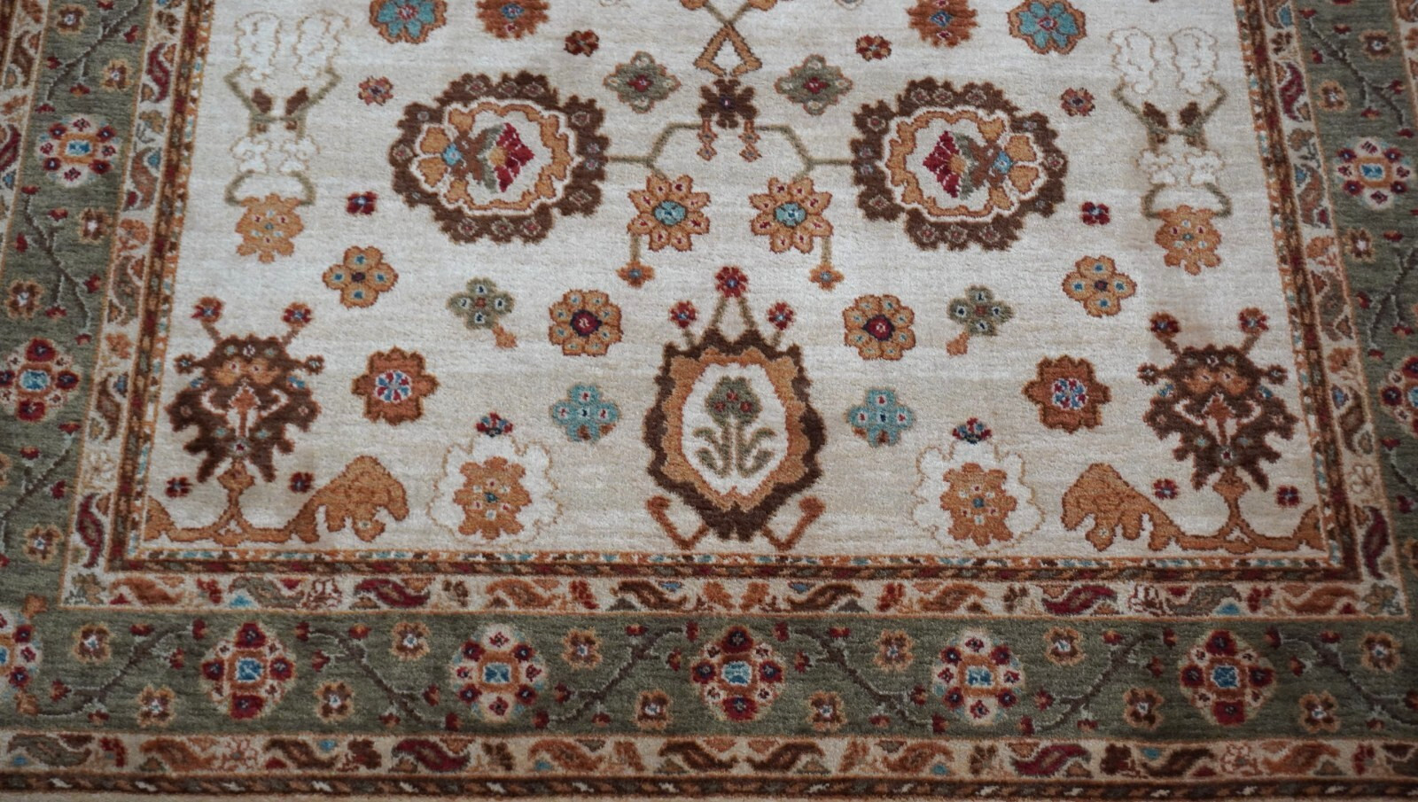Authentic Original Karastan Ivory Oushak # 700-721 Wool Pile Rug 5’9″ x 9′