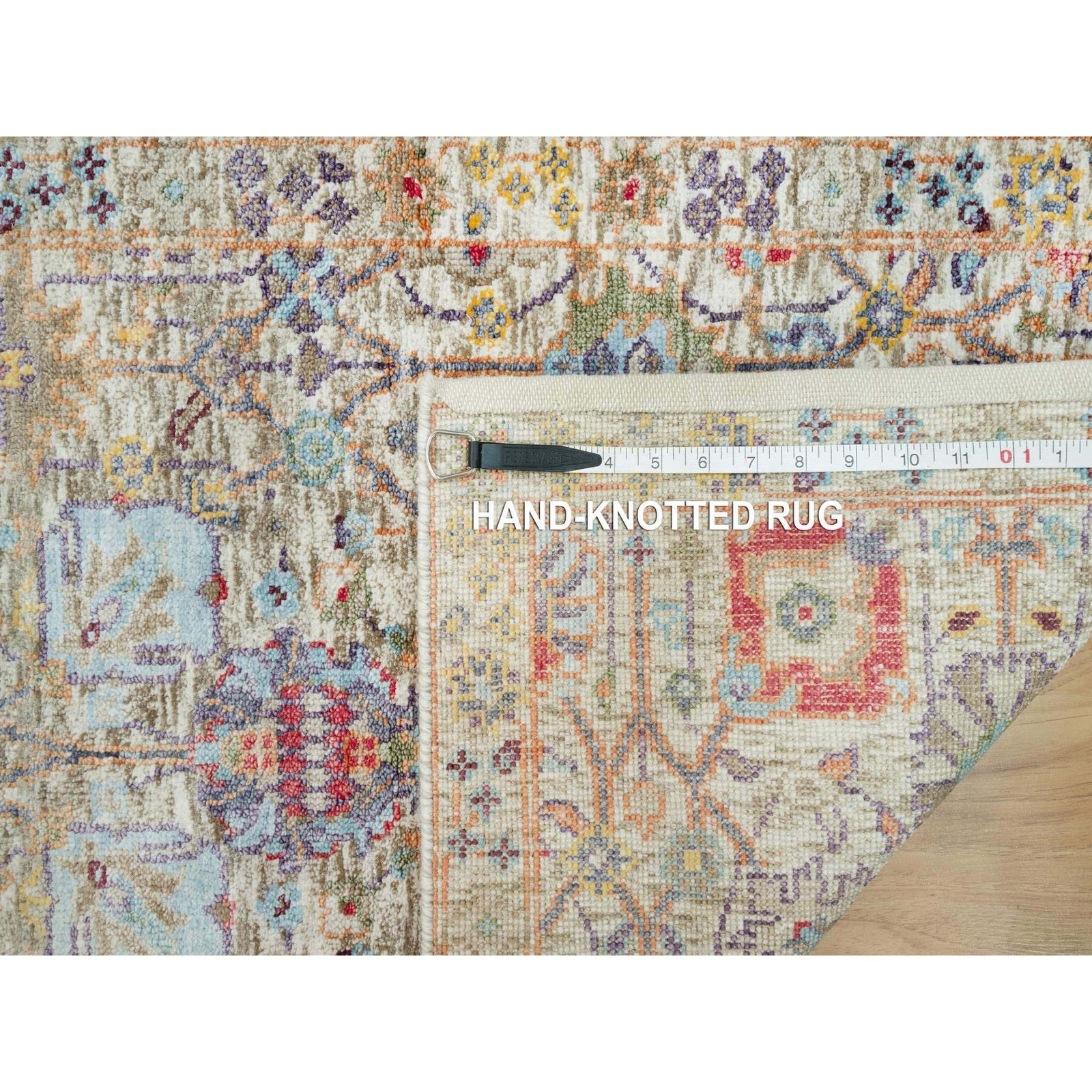 2′ x 3′ Ivory Hand Knotted Silk and Wool Flower Design Mat Oriental Rug R90694