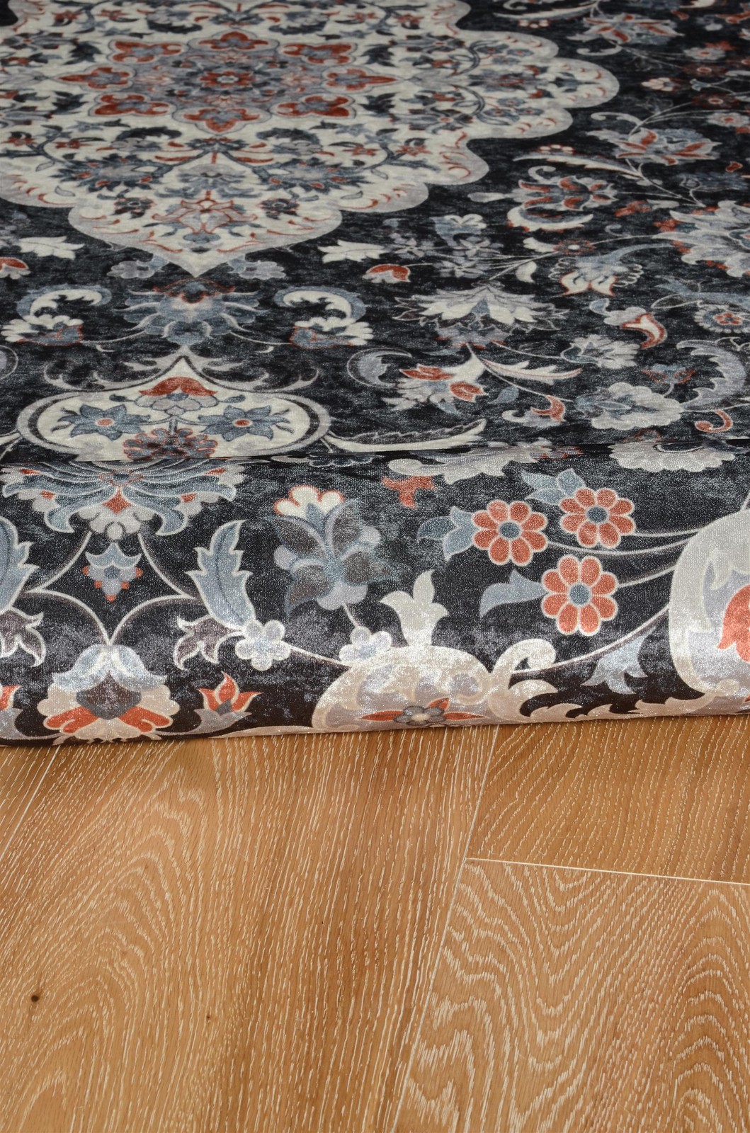 Linon Emerald Barton Woven Microfiber Polyester 5’x 7′ Rug in Black