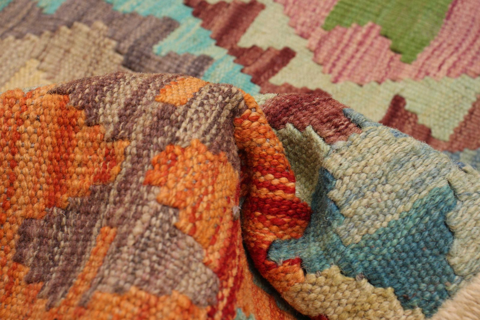 Vintage Hand Woven Area Rug 3’11” x 5’9″ Traditional Wool Oriental Carpet