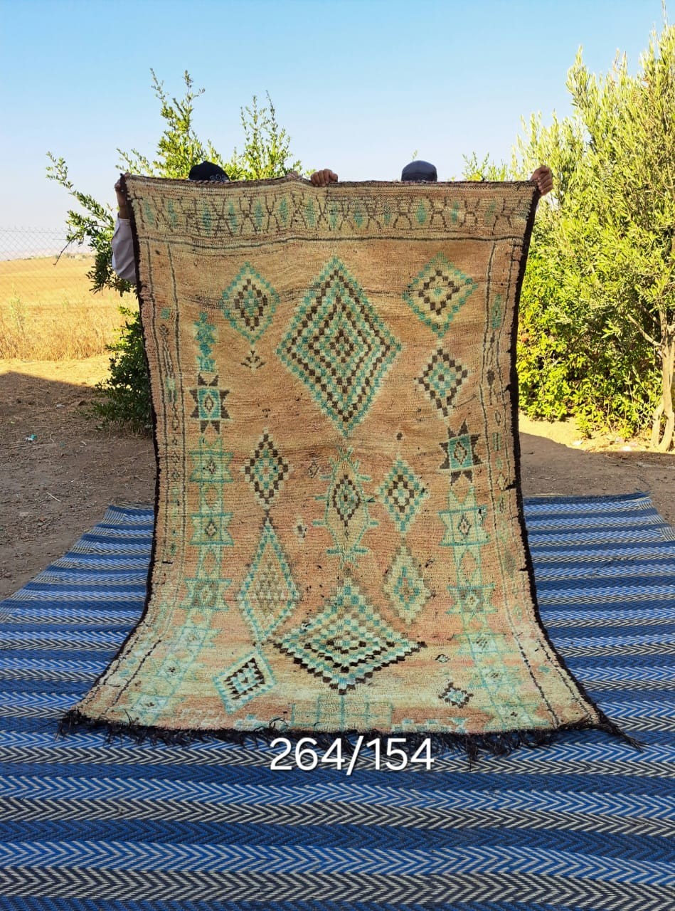 Moroccan Berber tribal rug – beautiful vintage handwoven wool rug