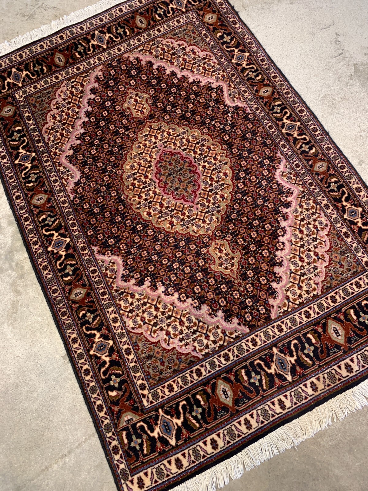 3’3″x5’1” Hand-Knotted Silk & Wool Tabrize Area Rug – Area Carpet