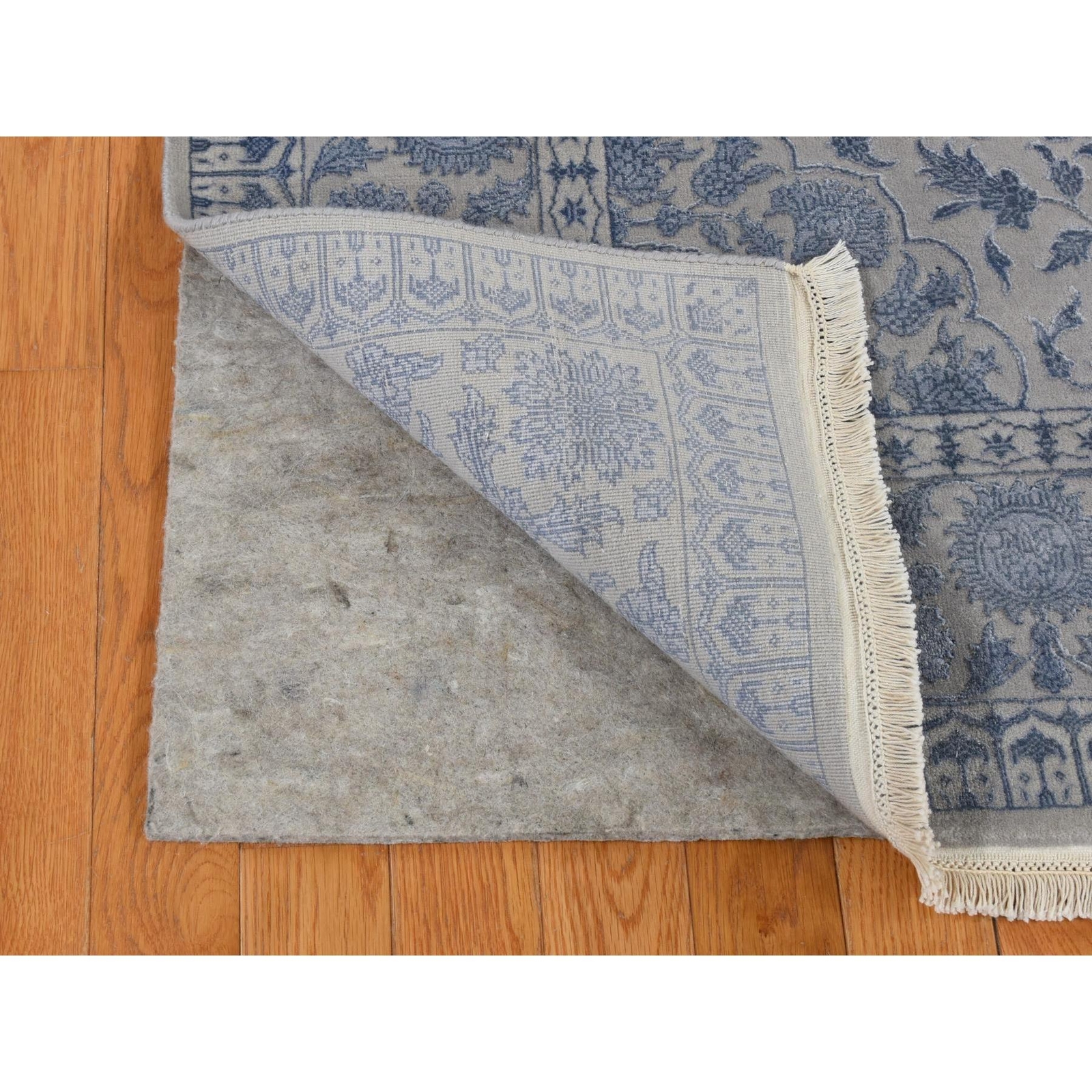 5’7″x7’10” Gray Kishoon Design 250 KPSI Wool and Silk Hand Knotted Rug R80982