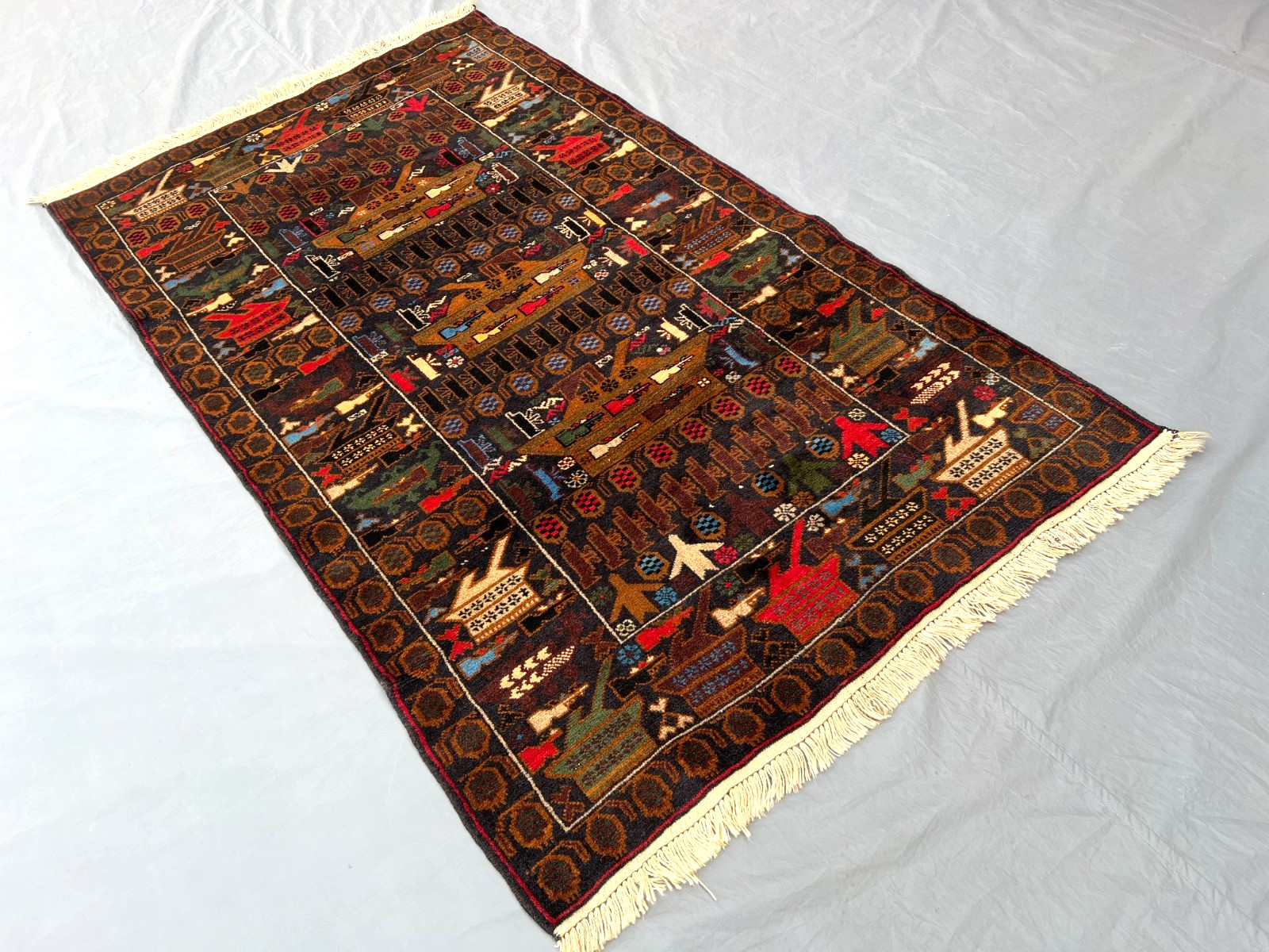 3’9 x 6’6 Ft Detailed Afghan Baluchi War Rug – Pictorial Weapons Motif Tribal