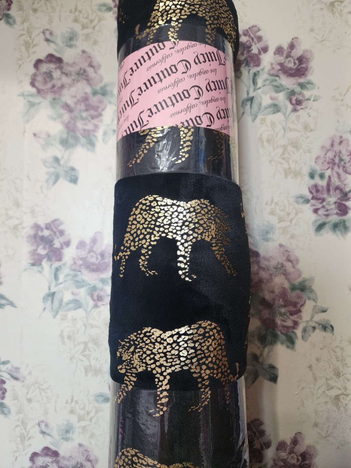 Juicy Couture Black & Gold Metallic Leopard/Cheetah Print Area Rug 4ft x 5.5ft
