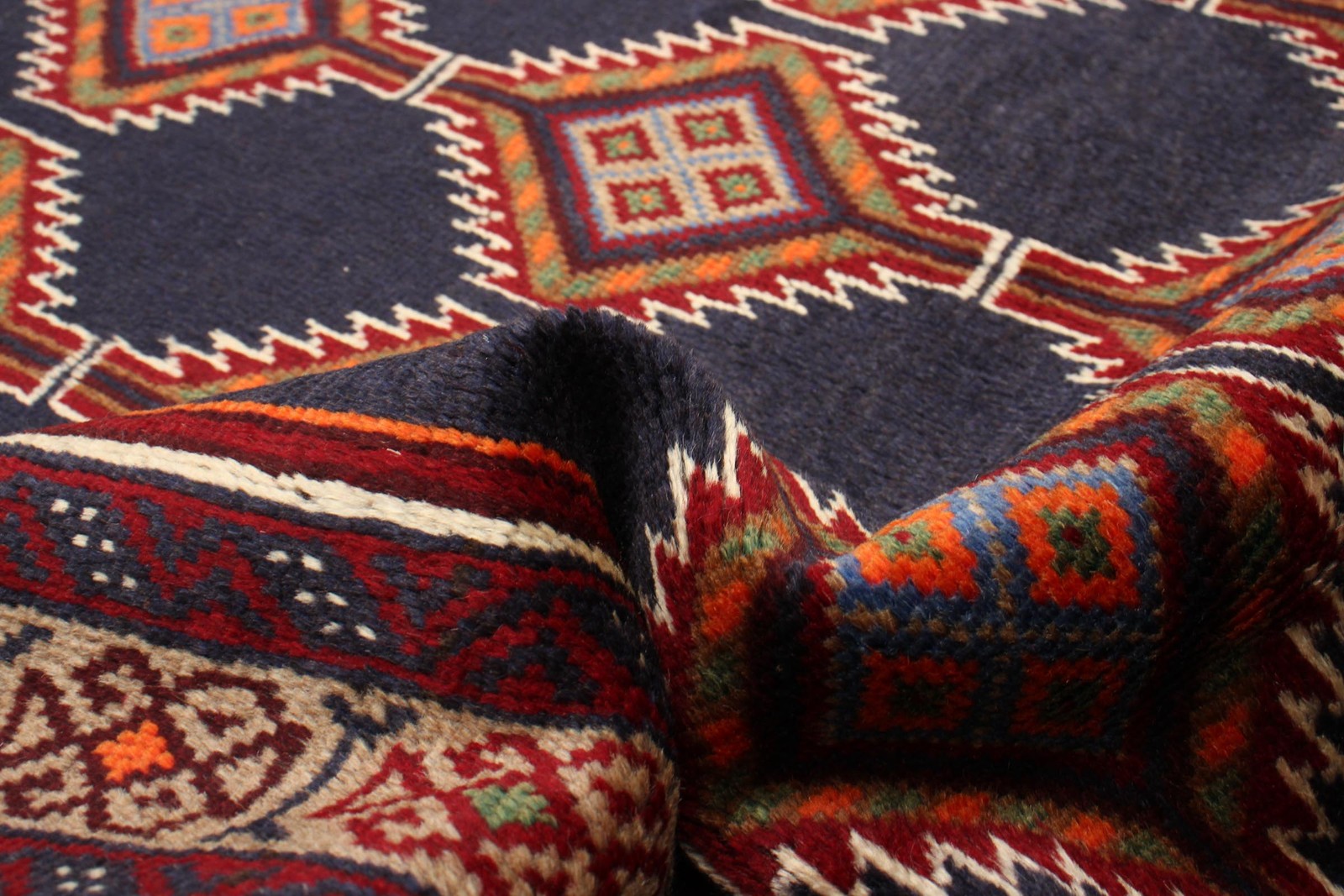 Traditional Vintage Hand-Knotted Oriental Carpet 3’3″ x 6’6″ Wool Area Rug