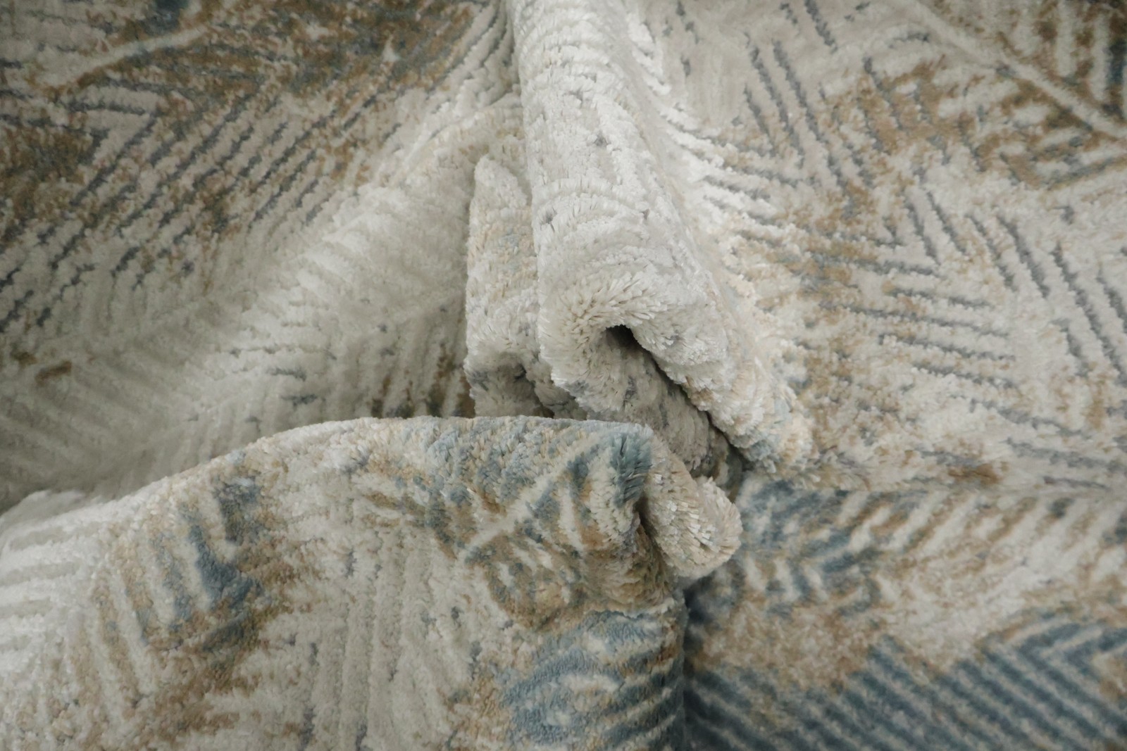 Subtle Blue and Beige Area Rug 5×8 Ft Abstract & Modern Turkish Carpet