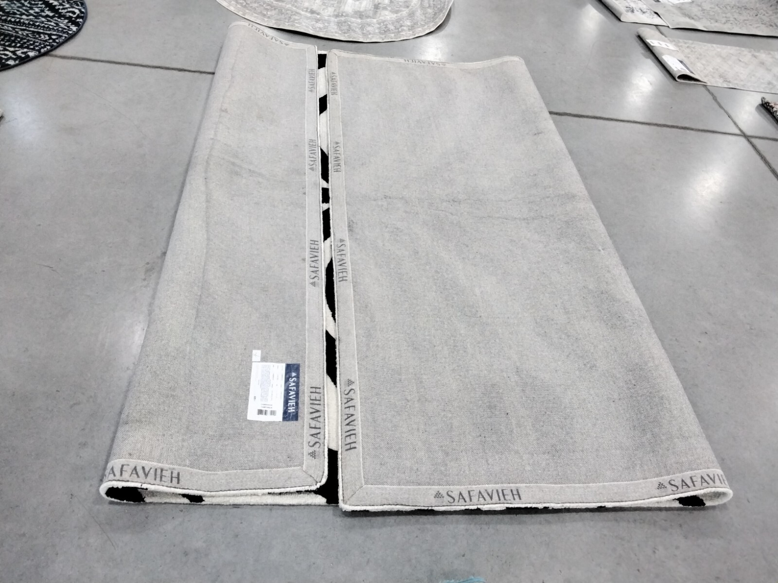 IVORY / BLACK 8′ X 10′ Back Stain Rug, Reduced Price 1172764417 CAM709Q-8