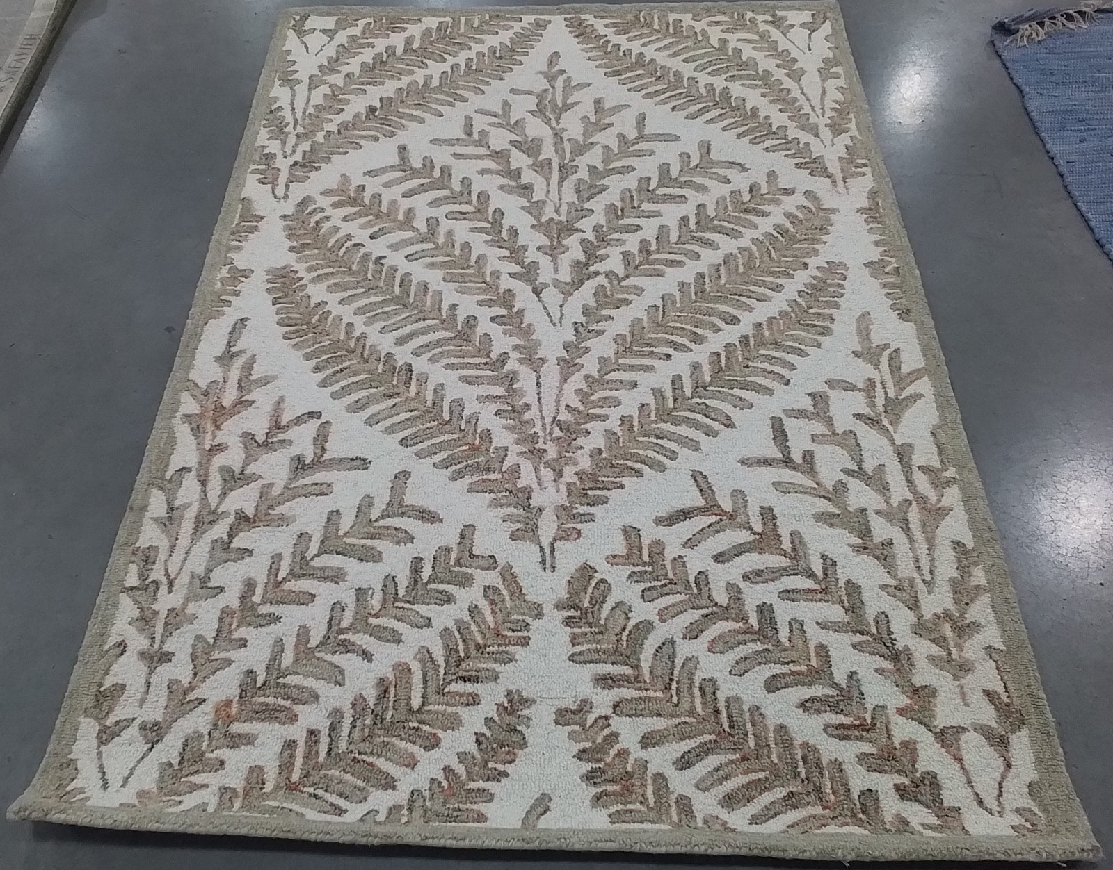 IVORY / BROWN 4′-0″ x 6′-0″ Back Stain Rug, Reduced Price 1172801480 CPR208T-4