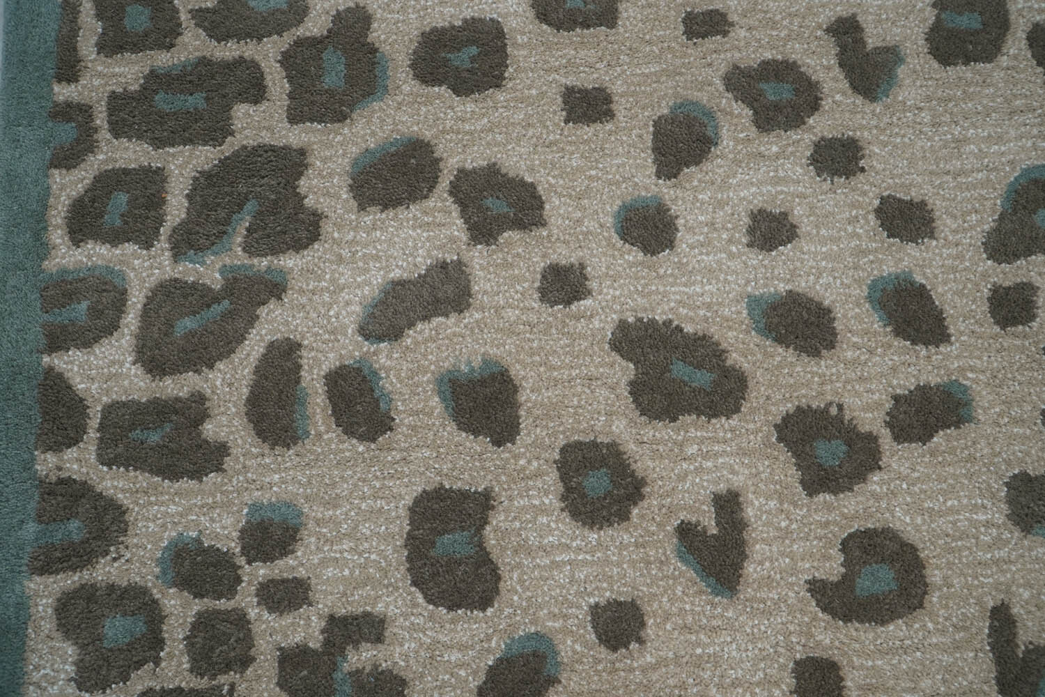 9’6″x13’6″ Beige Hand Tufted Animal Print Wool & Bamboo Silk Area Rug