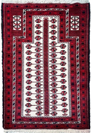 3’2″ x 4’9″Traditional Oriental Prayer Rug