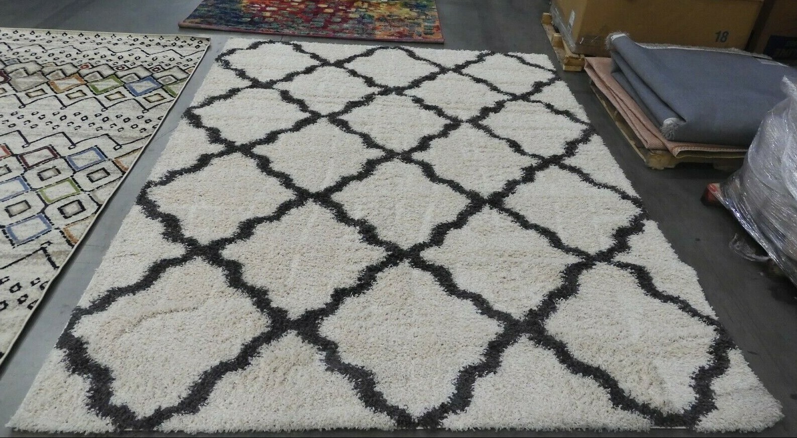 IVORY / DARK GREY 8′ X 10′ Back Stain Rug, Reduced Price 1172612320 SGD257H-8