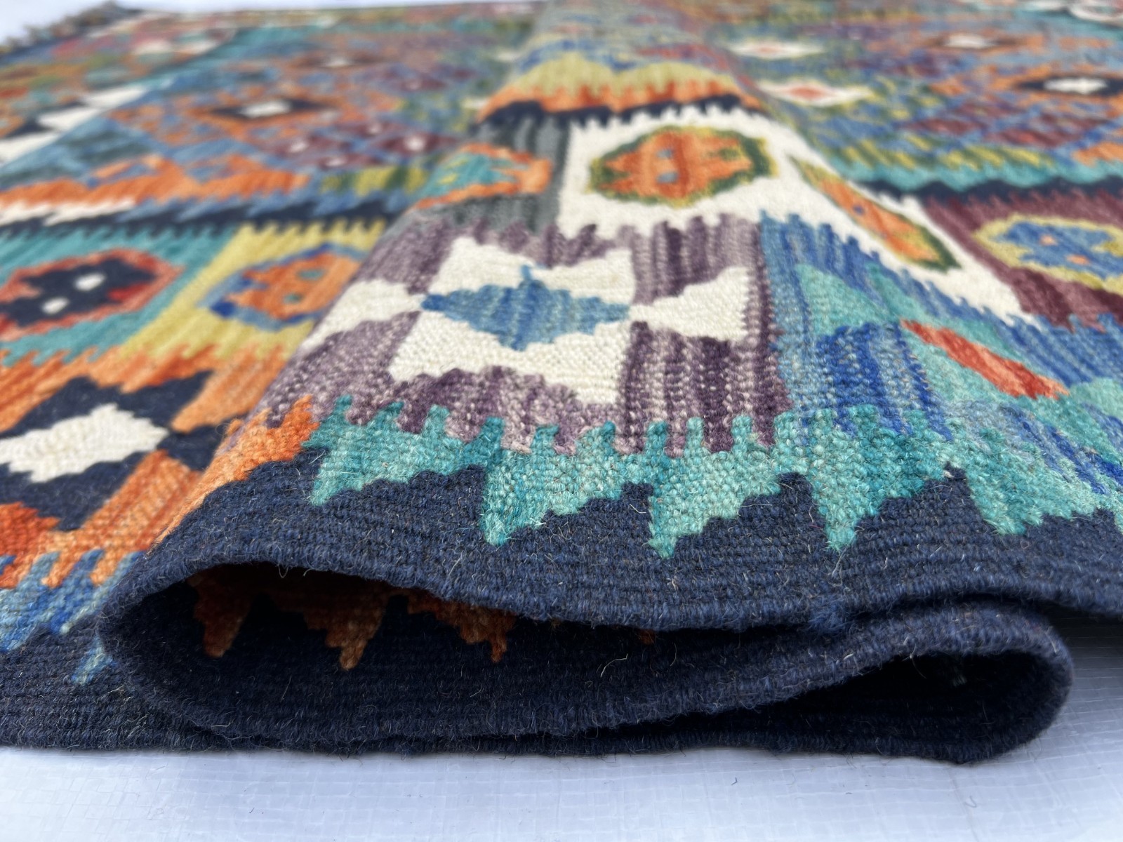 Hand-Woven Afghani Kilim Wool Rug 5’1″ x 6’7″