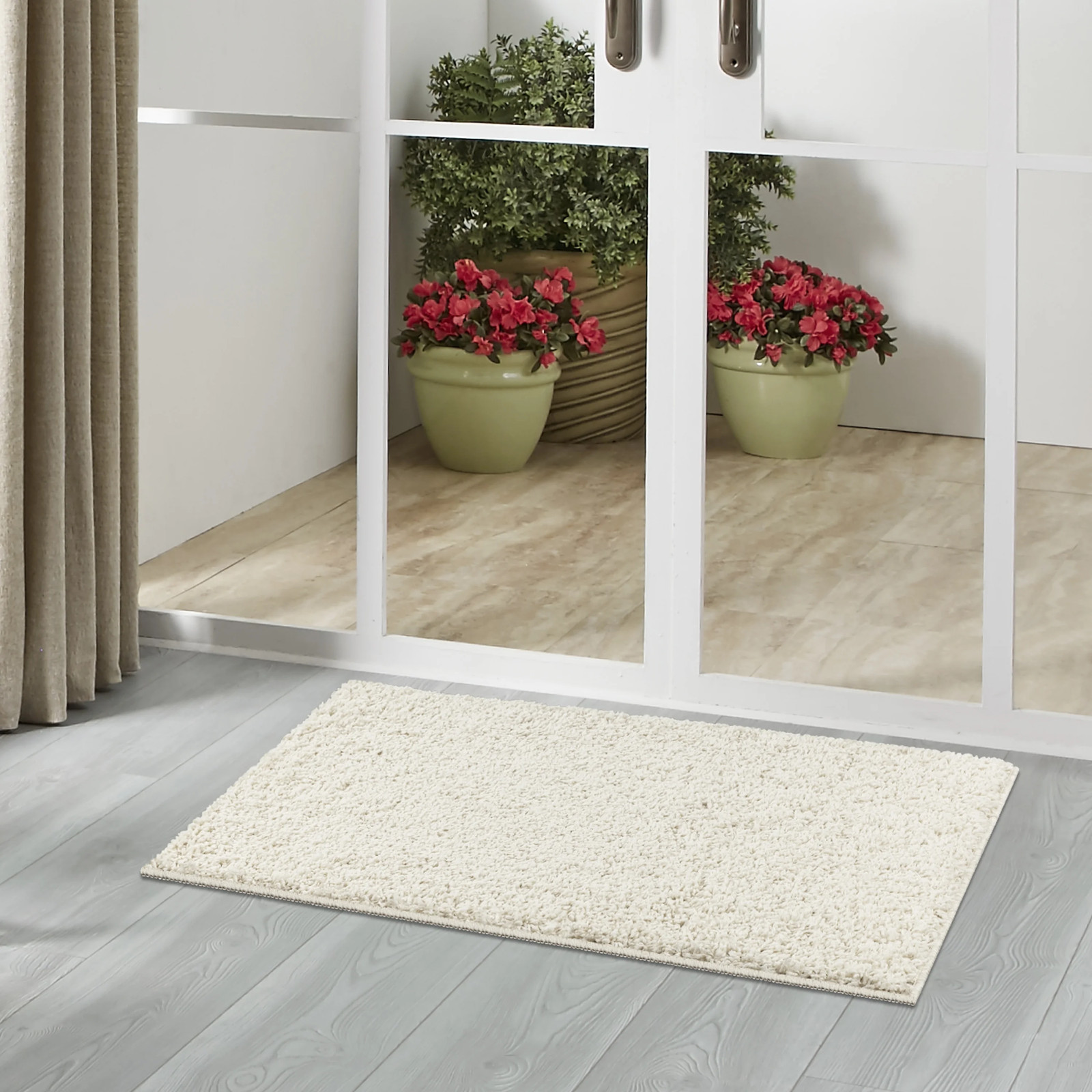 Traditional Solid Ivory Tufted Shag Indoor Accent Rug, 1’8″x2’10”