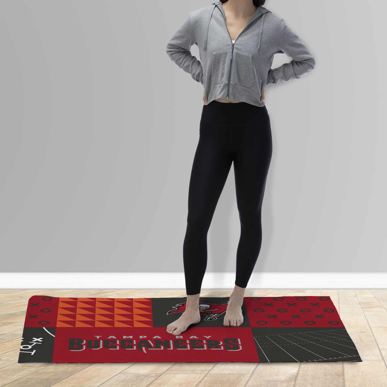 Northwest NFL Tampa Bay Buccaneers Colorblock Washable Area Living Rug, 36 X 60″