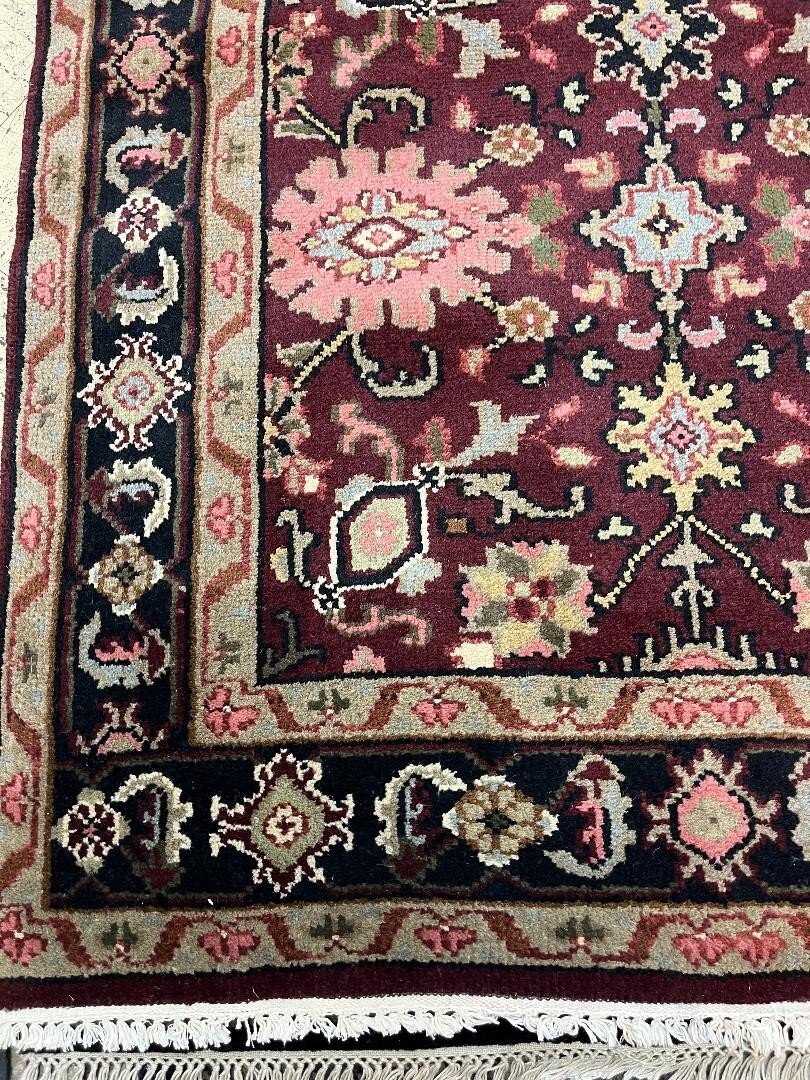 Area Rug in Multicolored AREA RUGS 4 x 6 MISC PATTERNS AND COLORS